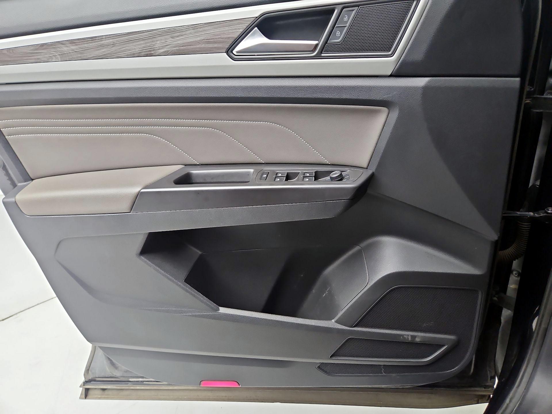 Thumbnail: 2022 Volkswagen Atlas - 12