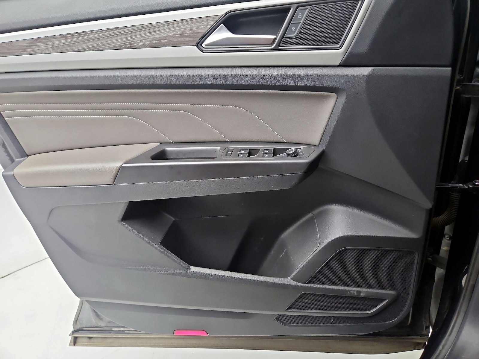 2022 Volkswagen Atlas Cross Sport SE w/Tech - Photo 13
