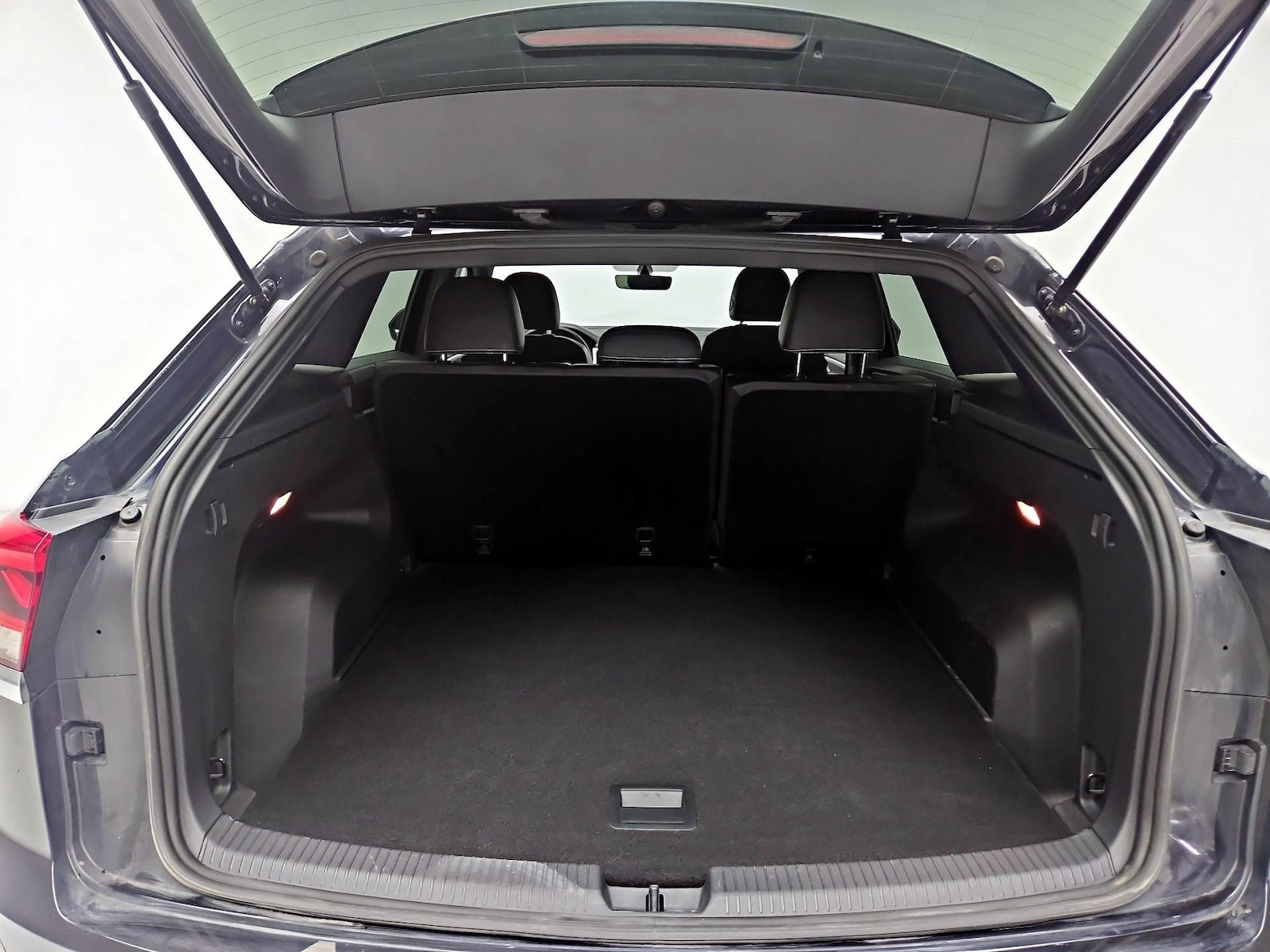 2022 Volkswagen Atlas Cross Sport SE w/Tech - Photo 21