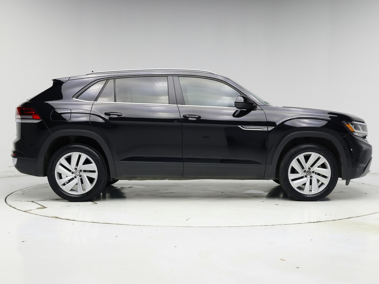 2022 Volkswagen Atlas Cross Sport SE w/Tech - Photo 8