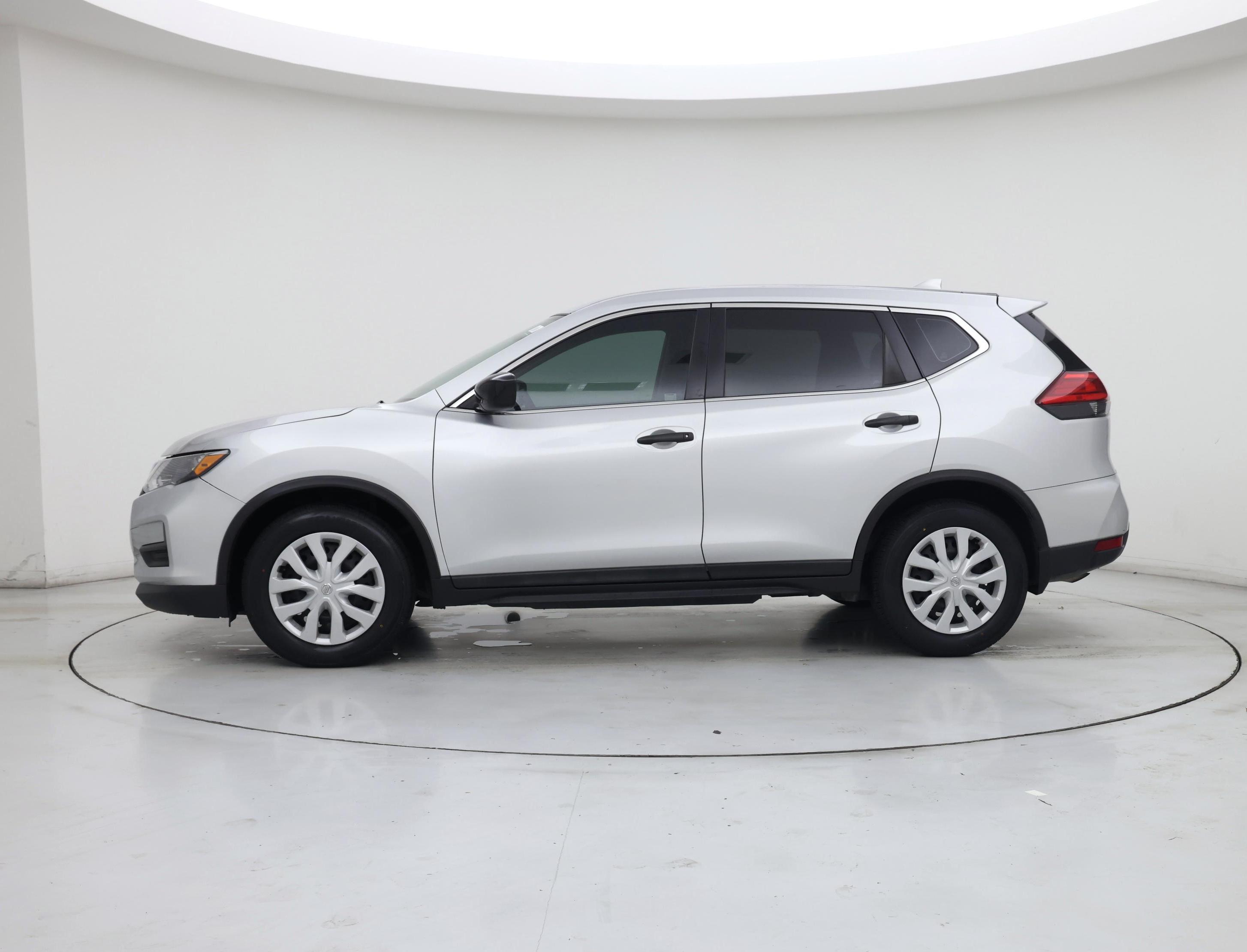 Thumbnail: 2017 Nissan Rogue - 3