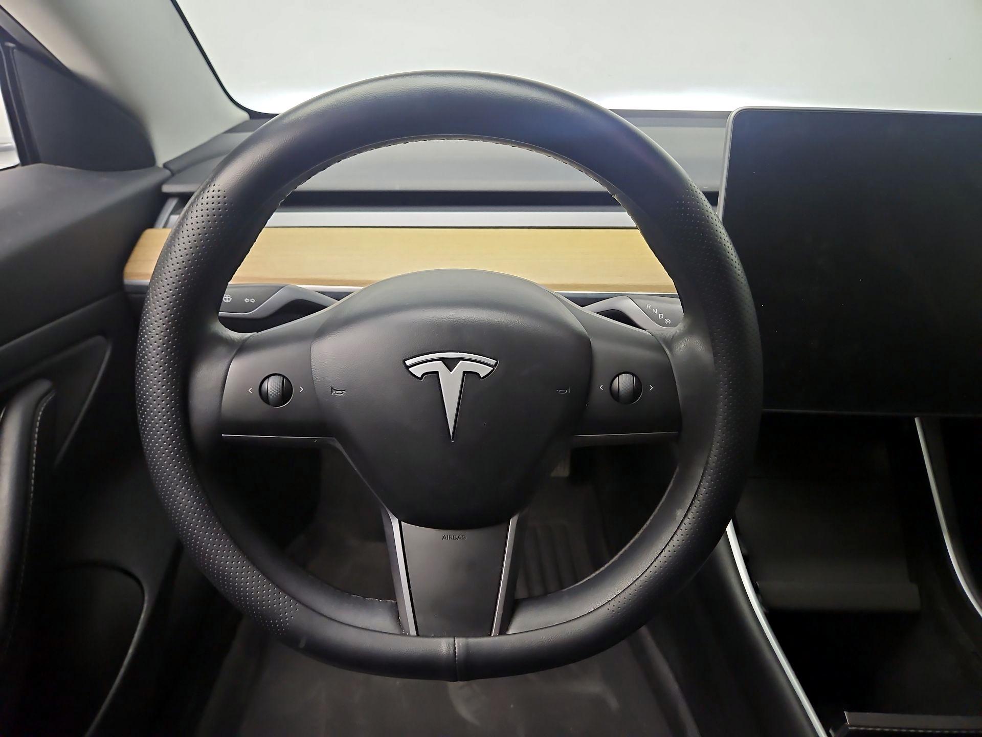 Thumbnail: 2020 Tesla Model 3 - 10