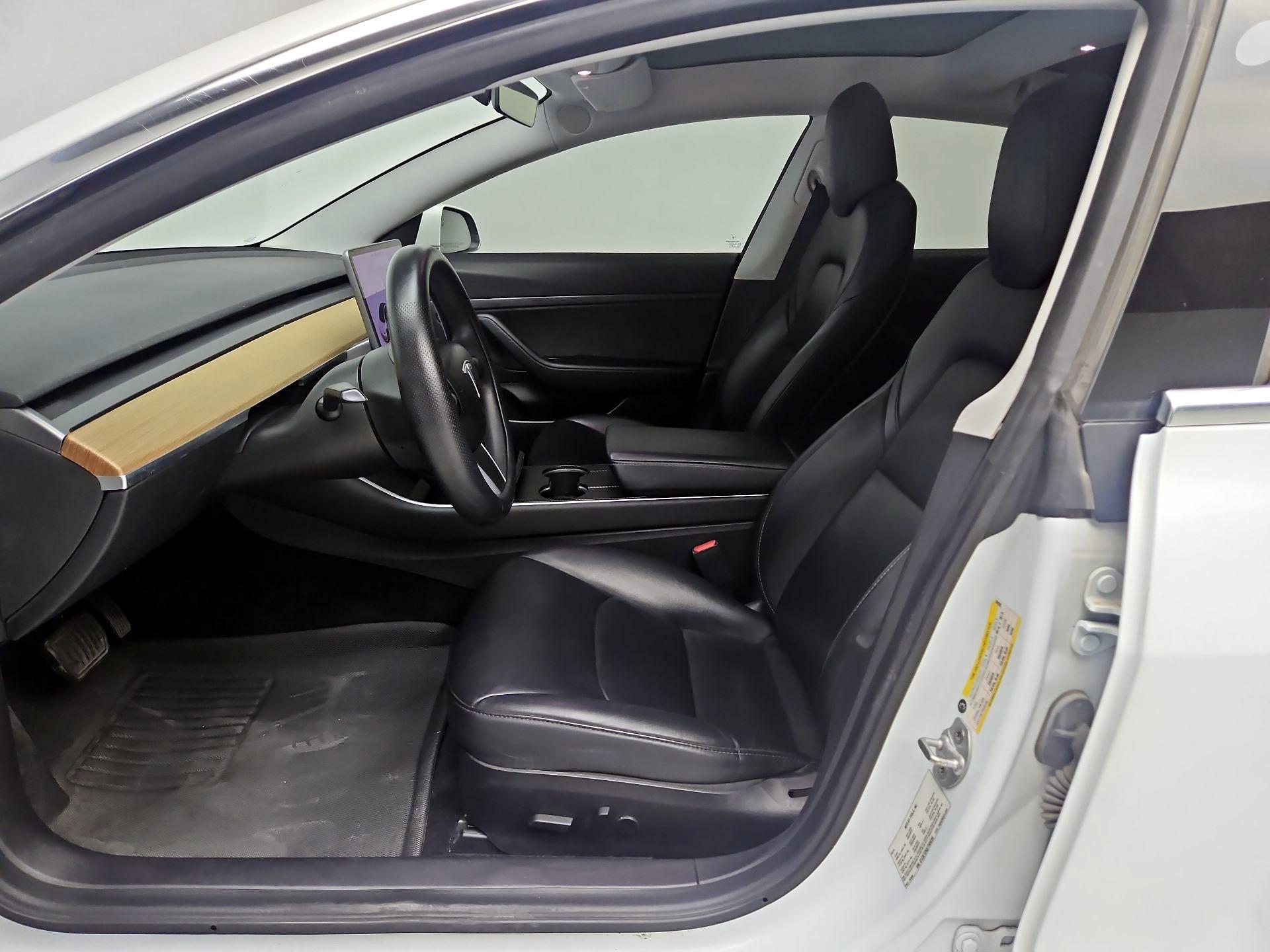 Thumbnail: 2020 Tesla Model 3 - 11