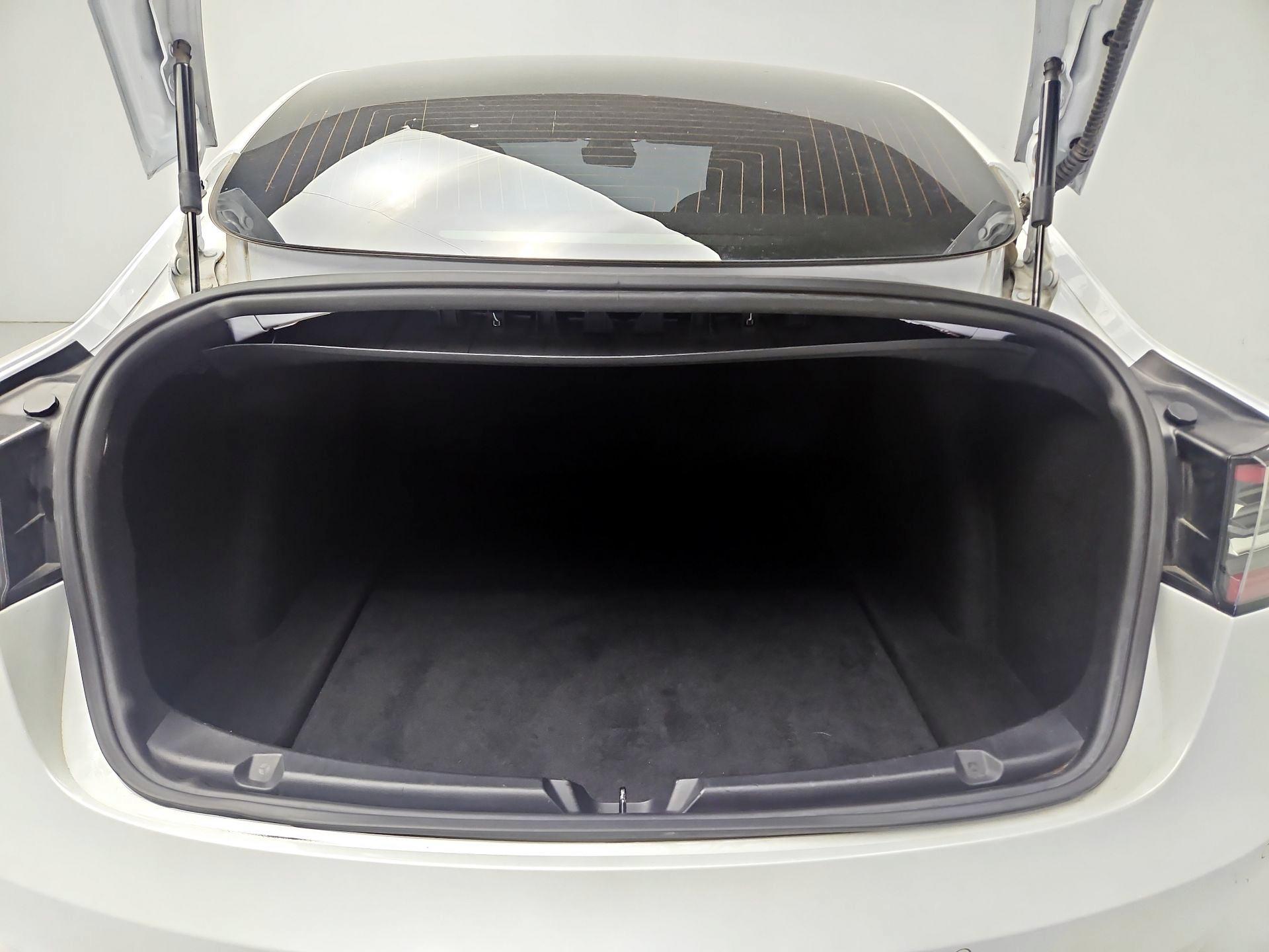 Thumbnail: 2020 Tesla Model 3 - 20
