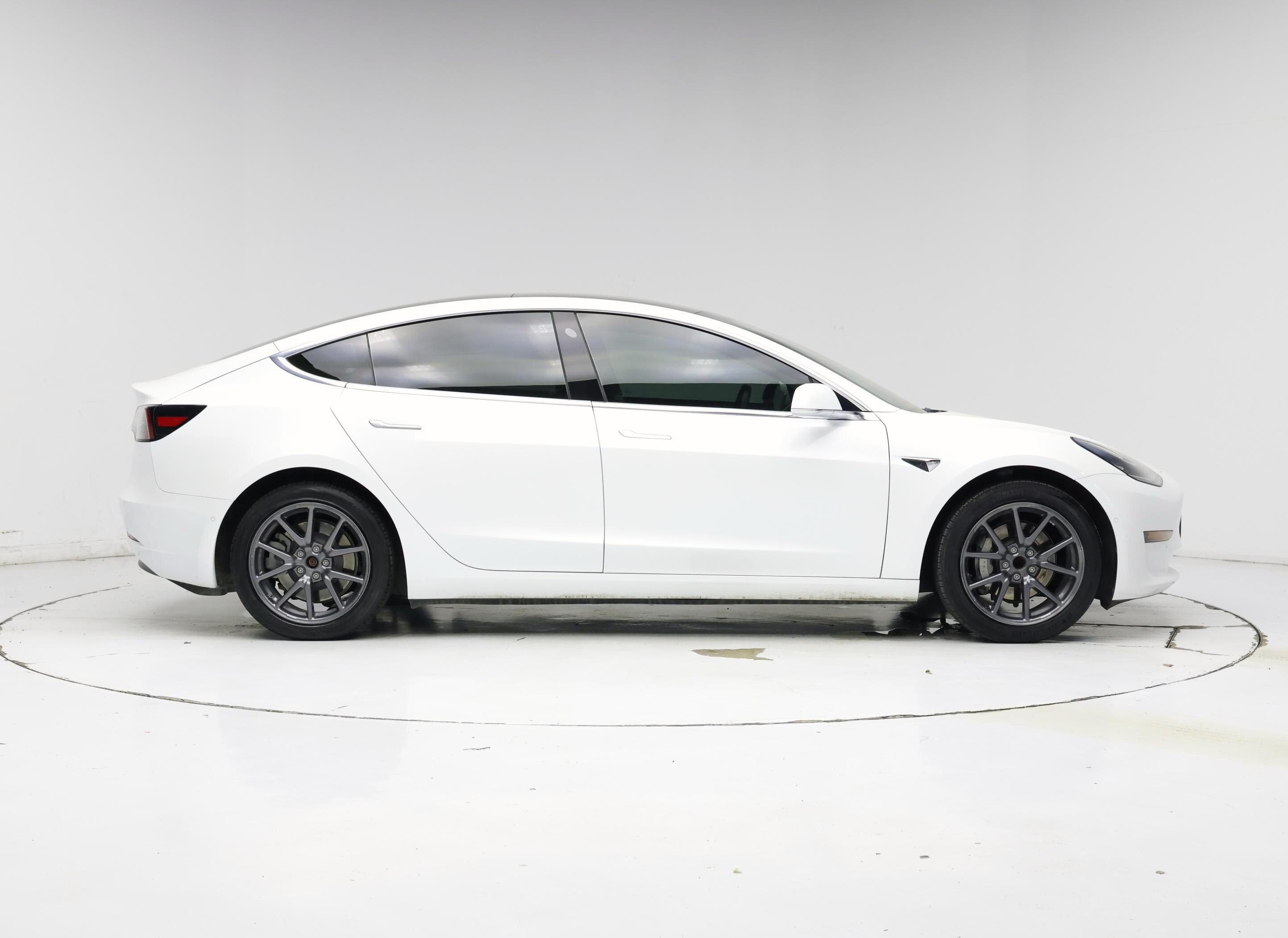 Thumbnail: 2020 Tesla Model 3 - 7