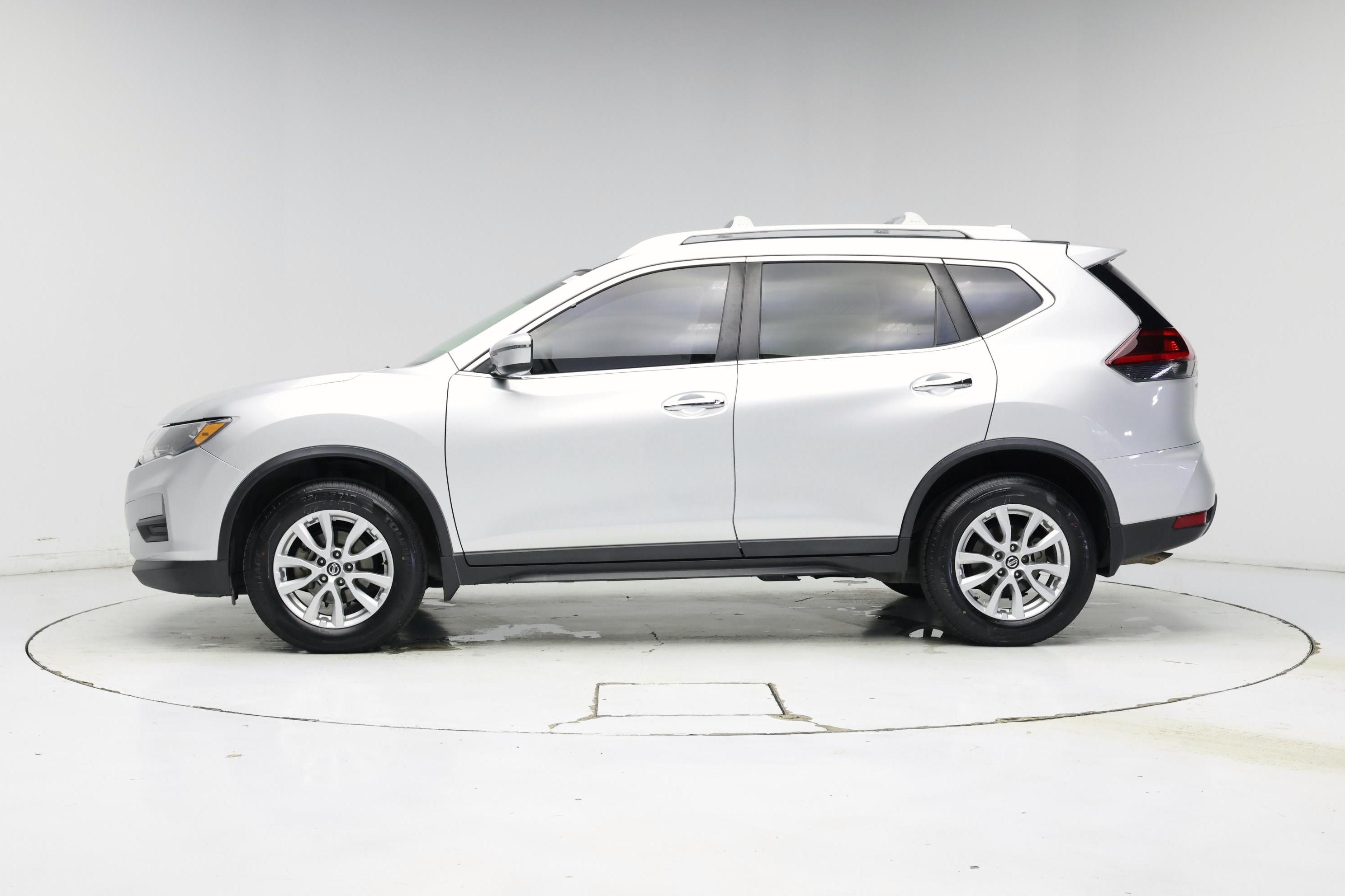 Thumbnail: 2020 Nissan Rogue - 3