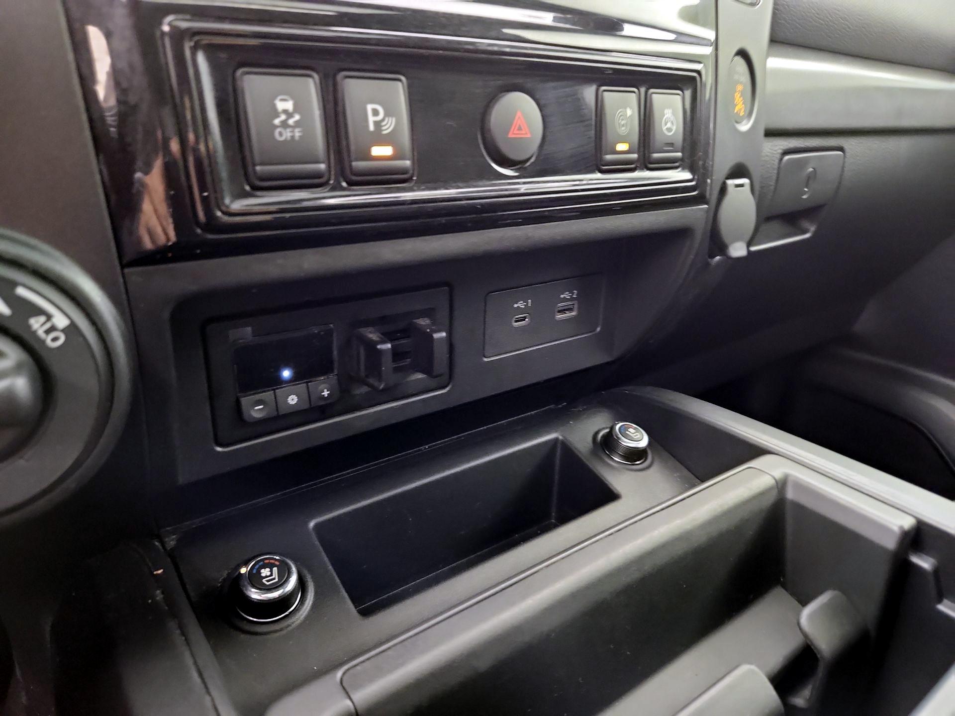 Thumbnail: 2024 Nissan Titan - 18