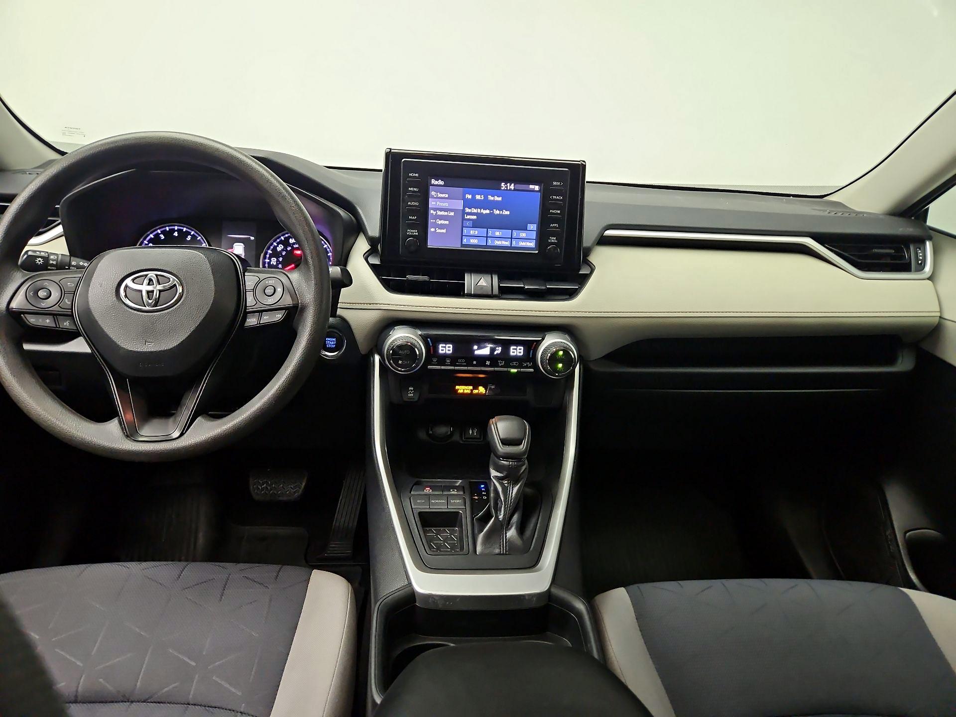 Thumbnail: 2019 Toyota RAV4 - 9