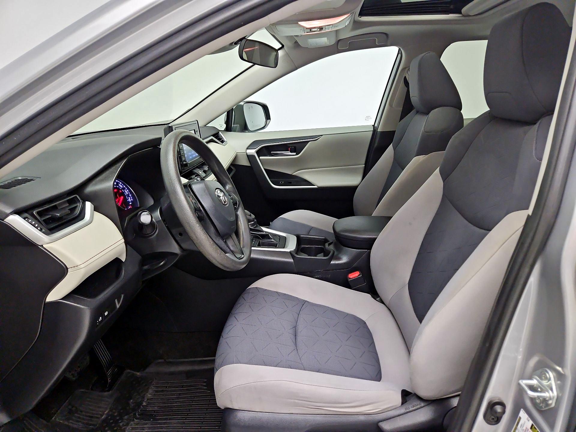 Thumbnail: 2019 Toyota RAV4 - 11