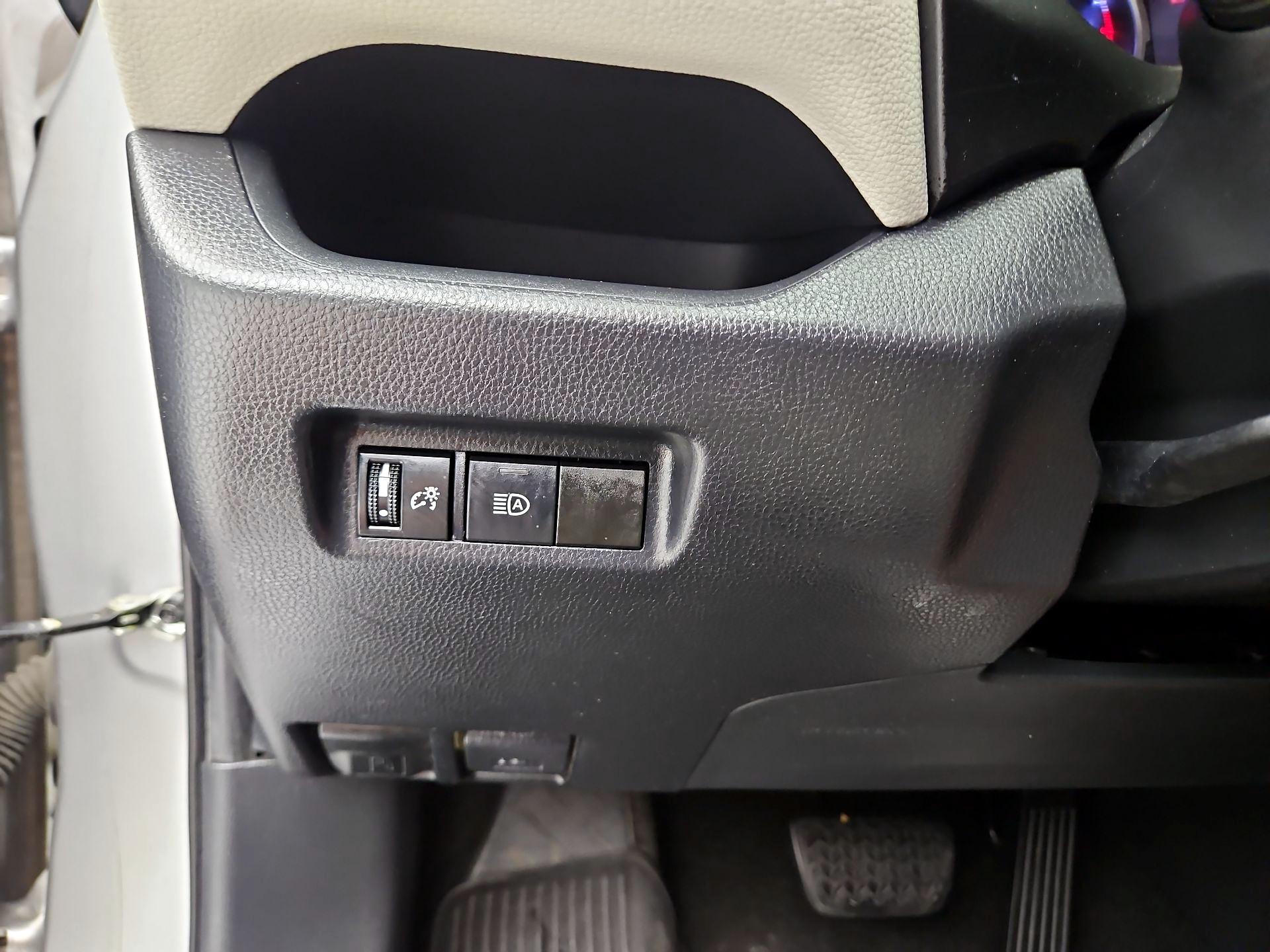 Thumbnail: 2019 Toyota RAV4 - 13