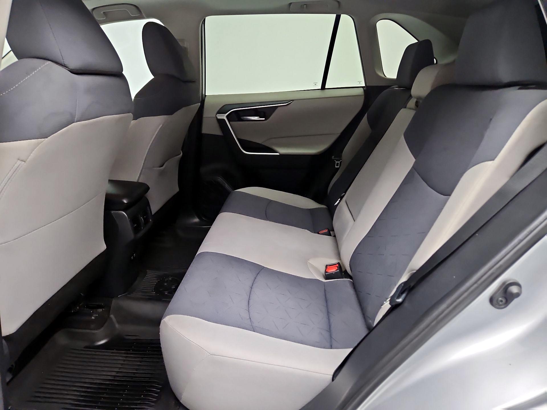 Thumbnail: 2019 Toyota RAV4 - 20