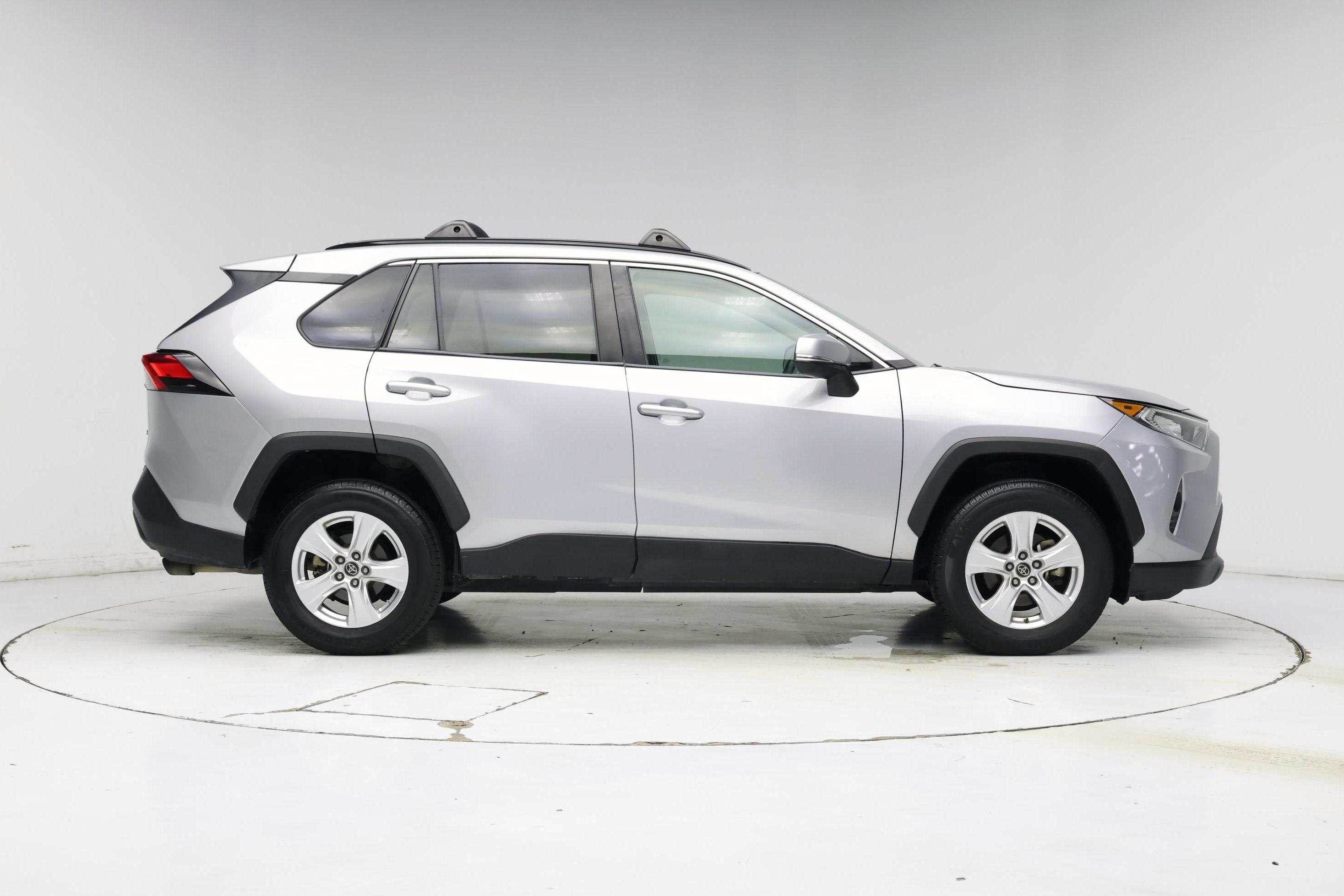 Thumbnail: 2019 Toyota RAV4 - 7