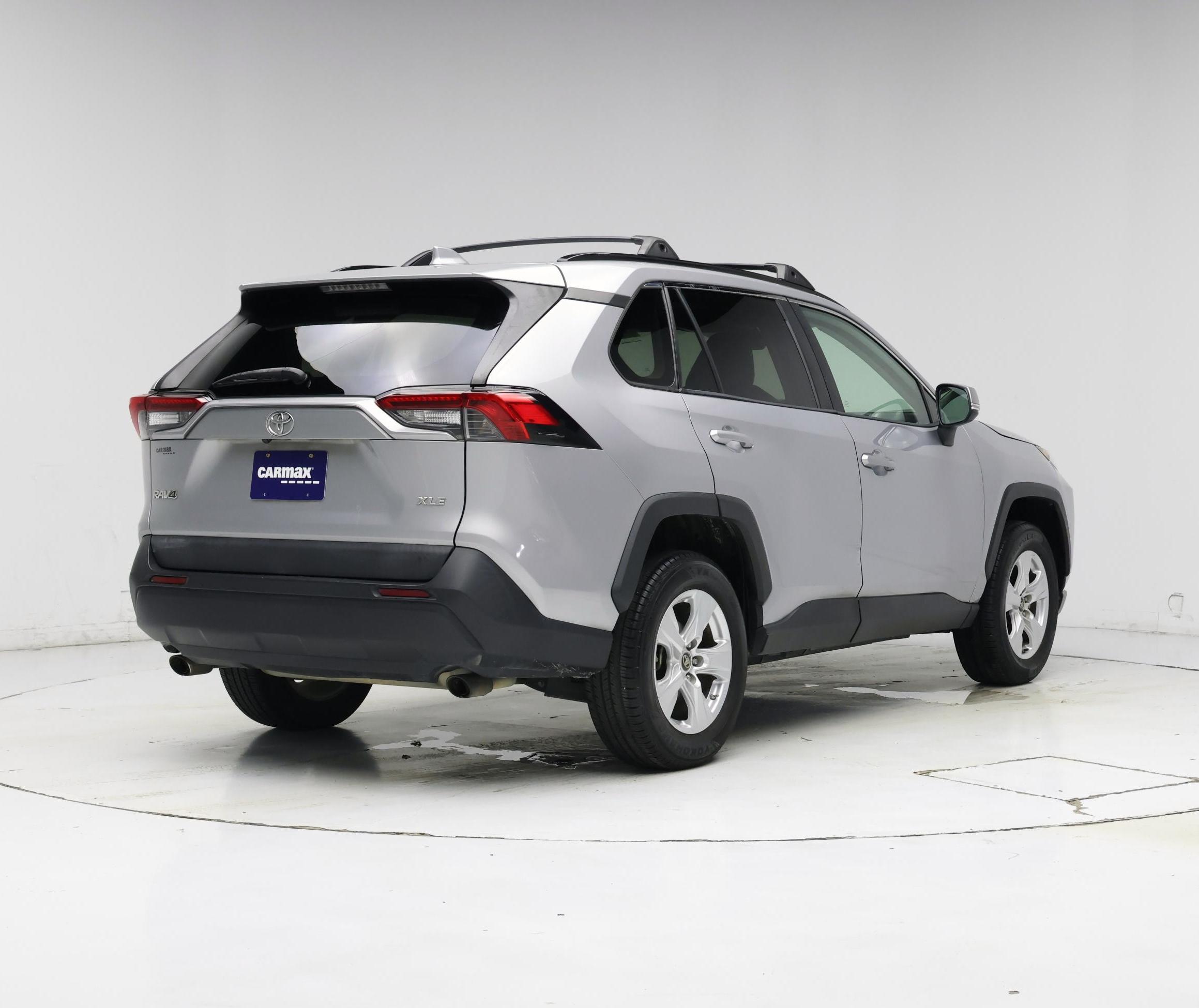 Thumbnail: 2019 Toyota RAV4 - 8