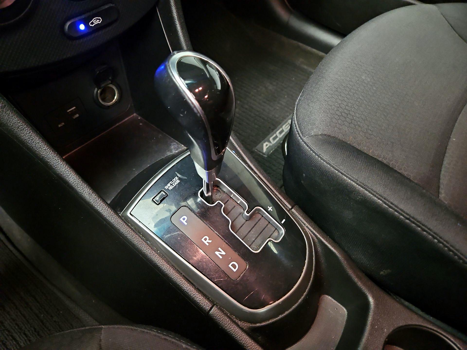 Thumbnail: 2017 Hyundai Accent - 16