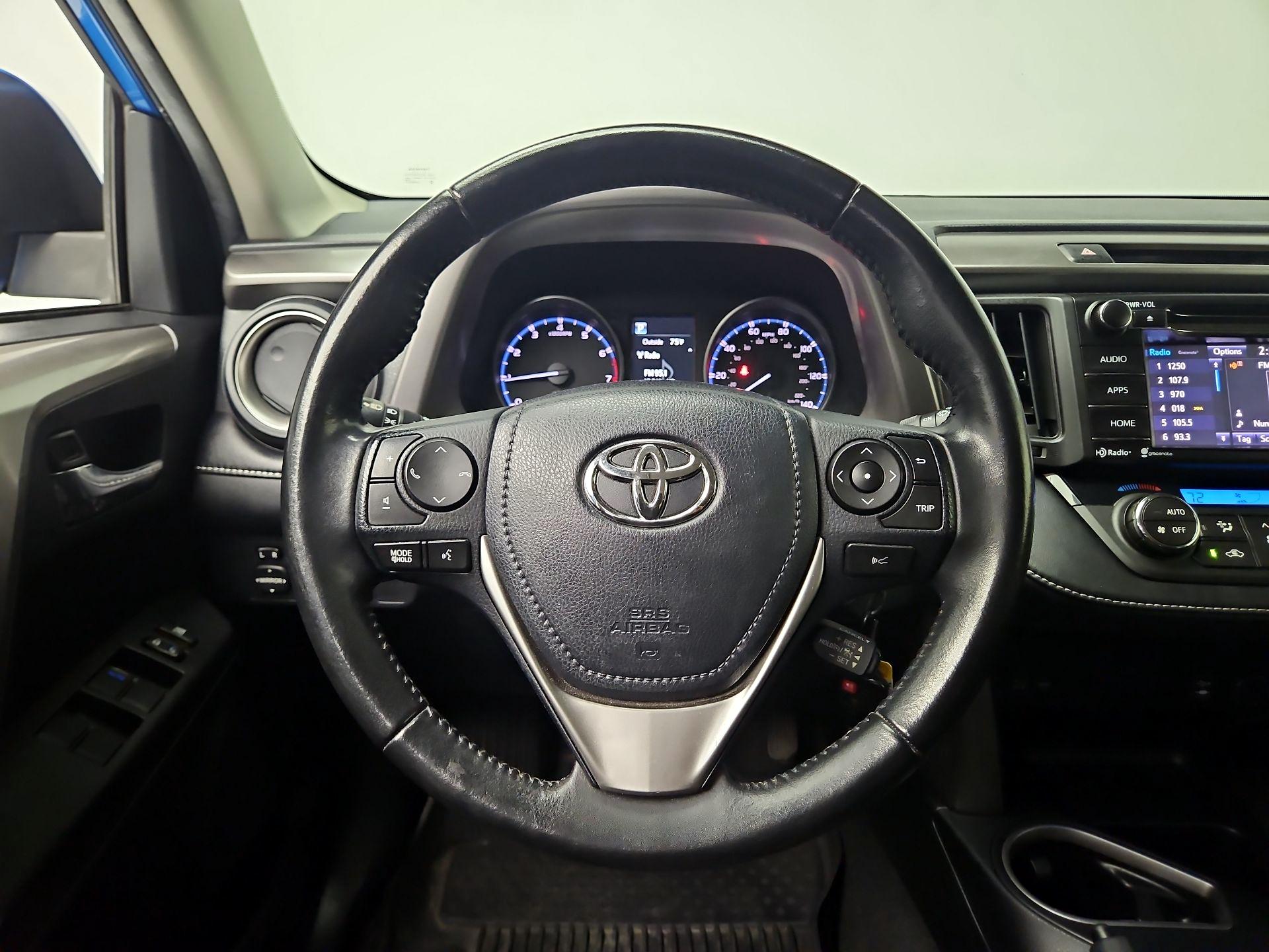 Thumbnail: 2017 Toyota RAV4 - 10