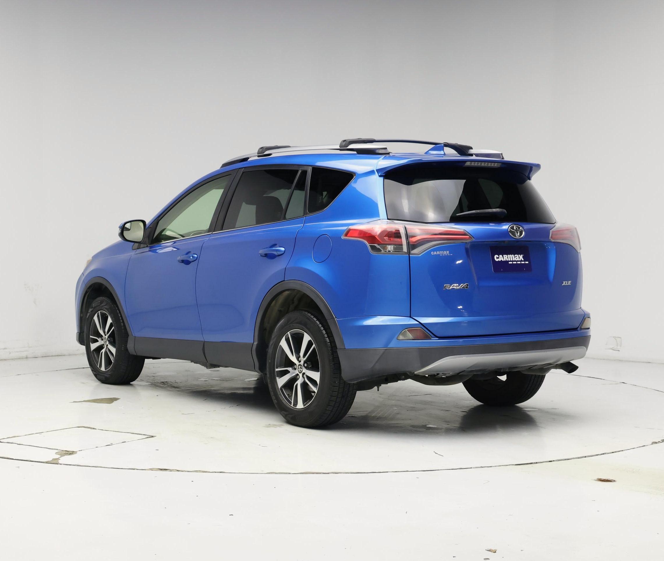 Thumbnail: 2017 Toyota RAV4 - 2