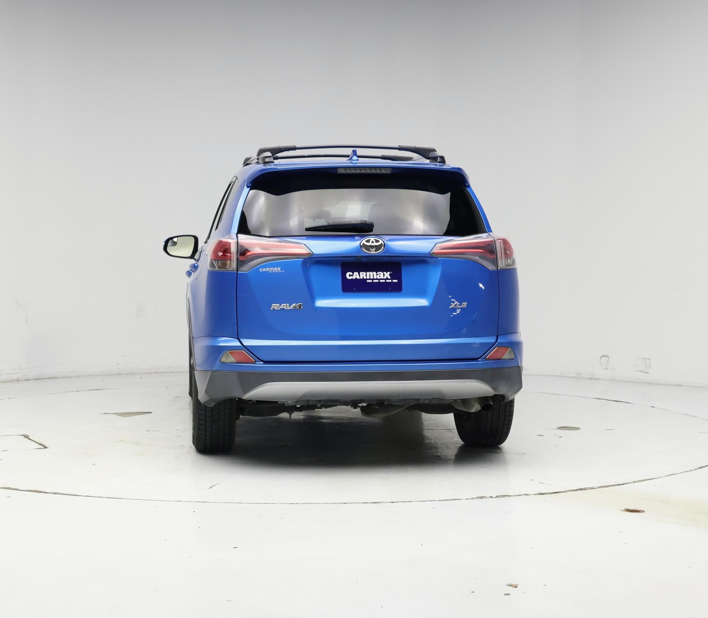 Thumbnail: 2017 Toyota RAV4 - 6
