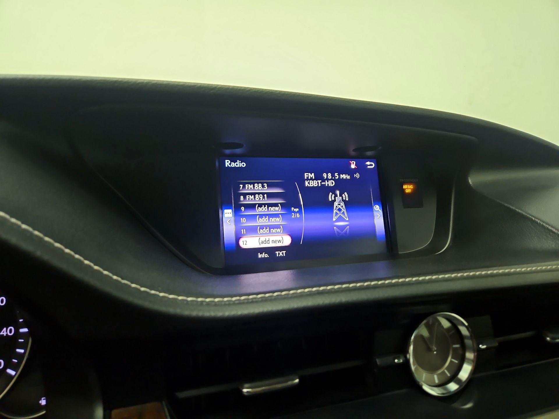 Thumbnail: 2017 Lexus ES - 15