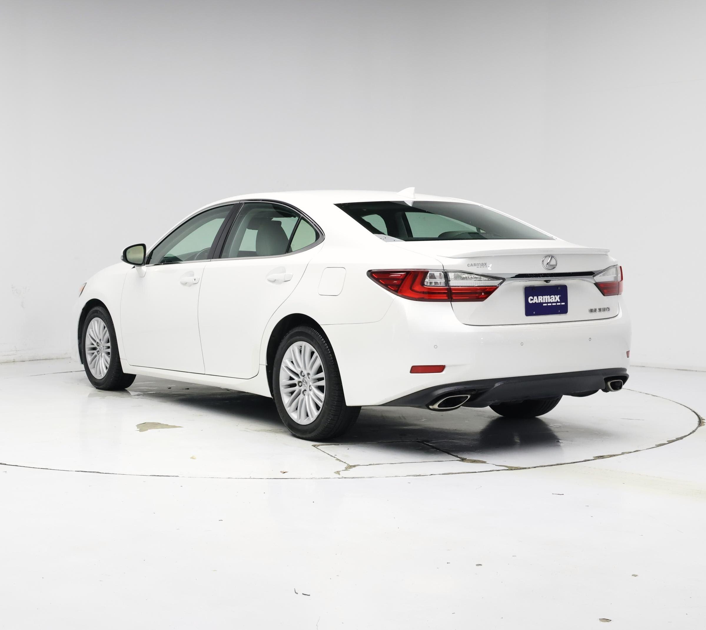 Thumbnail: 2017 Lexus ES - 2