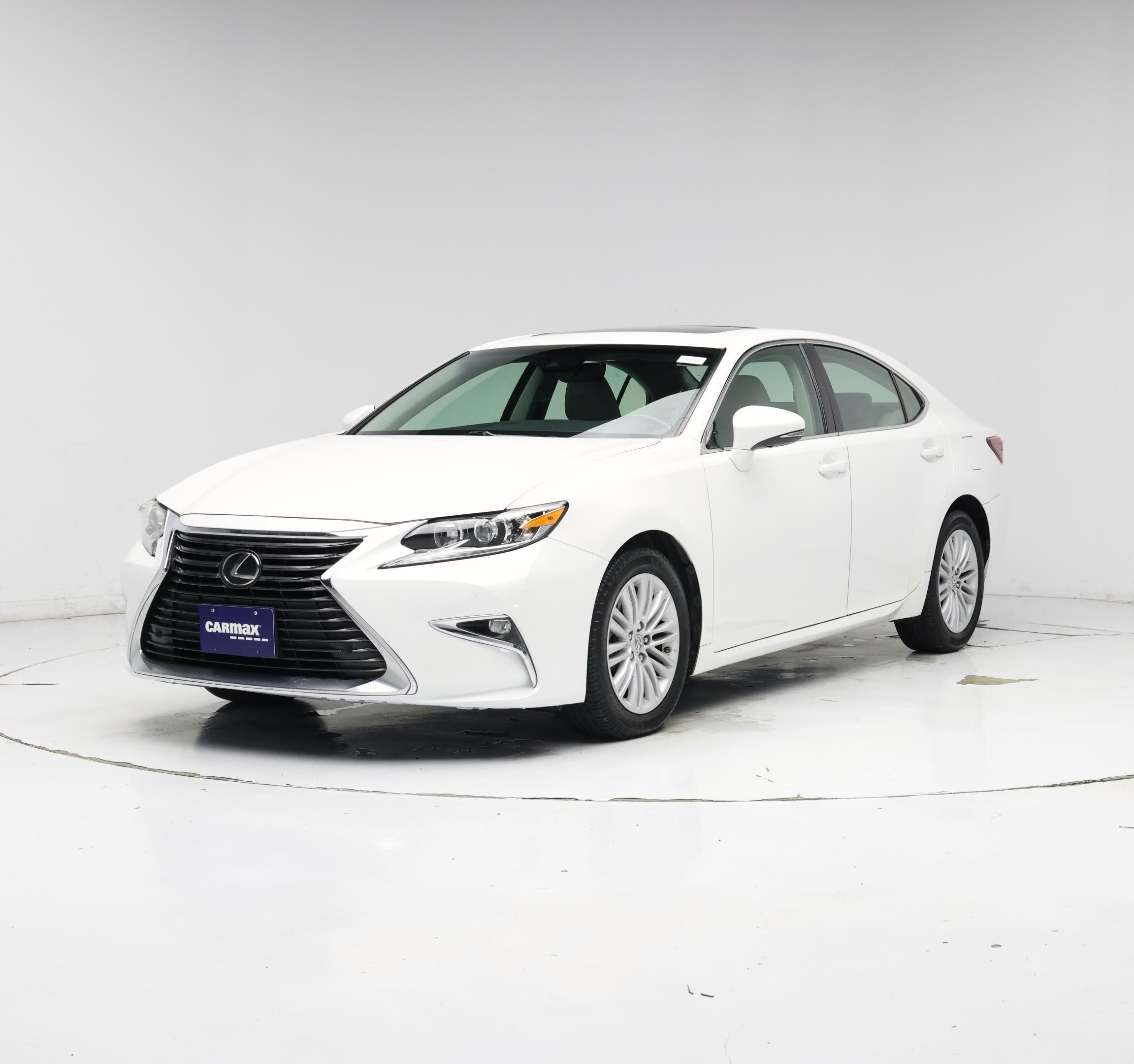 Thumbnail: 2017 Lexus ES - 4