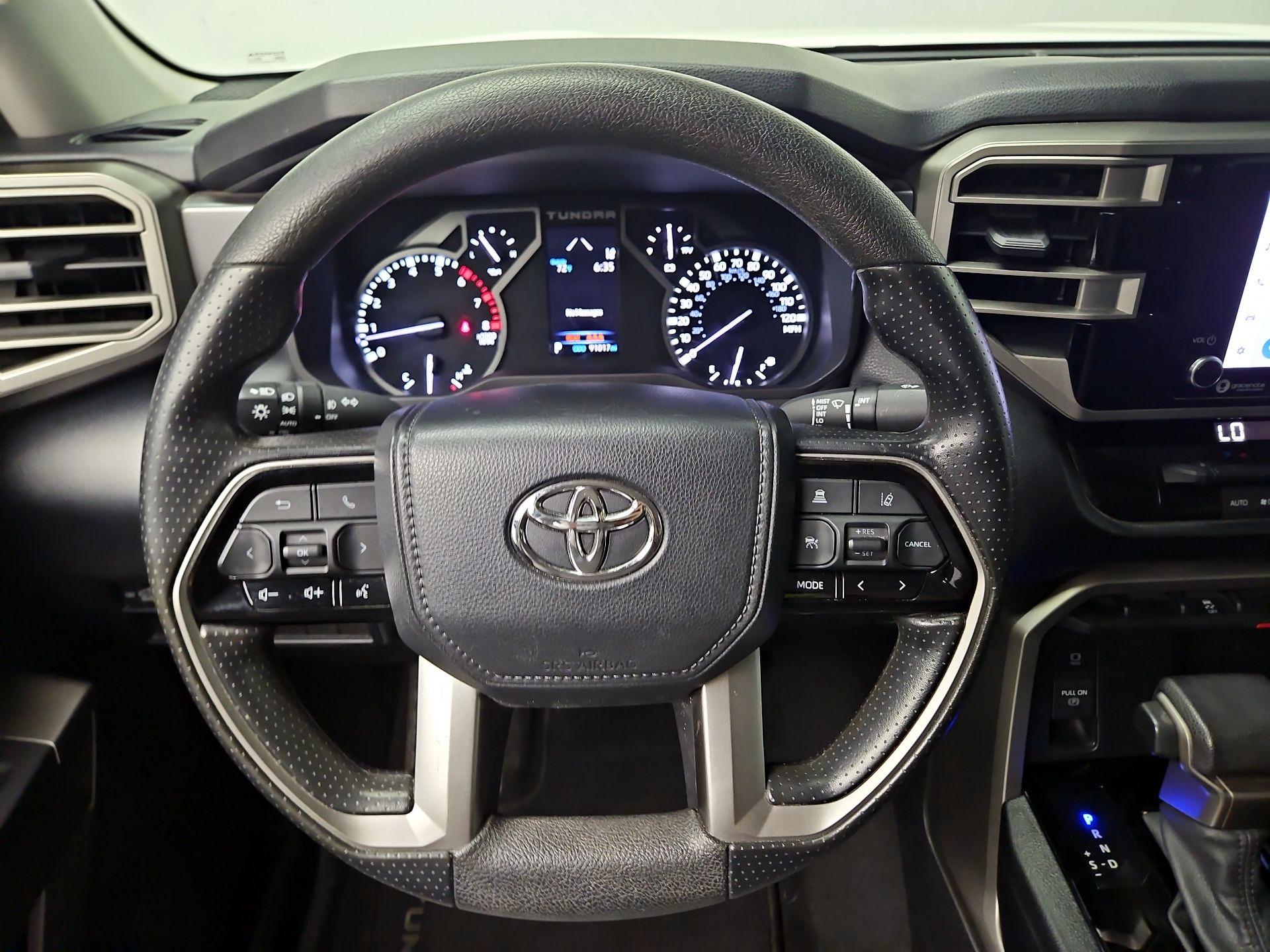 Thumbnail: 2022 Toyota Tundra - 10