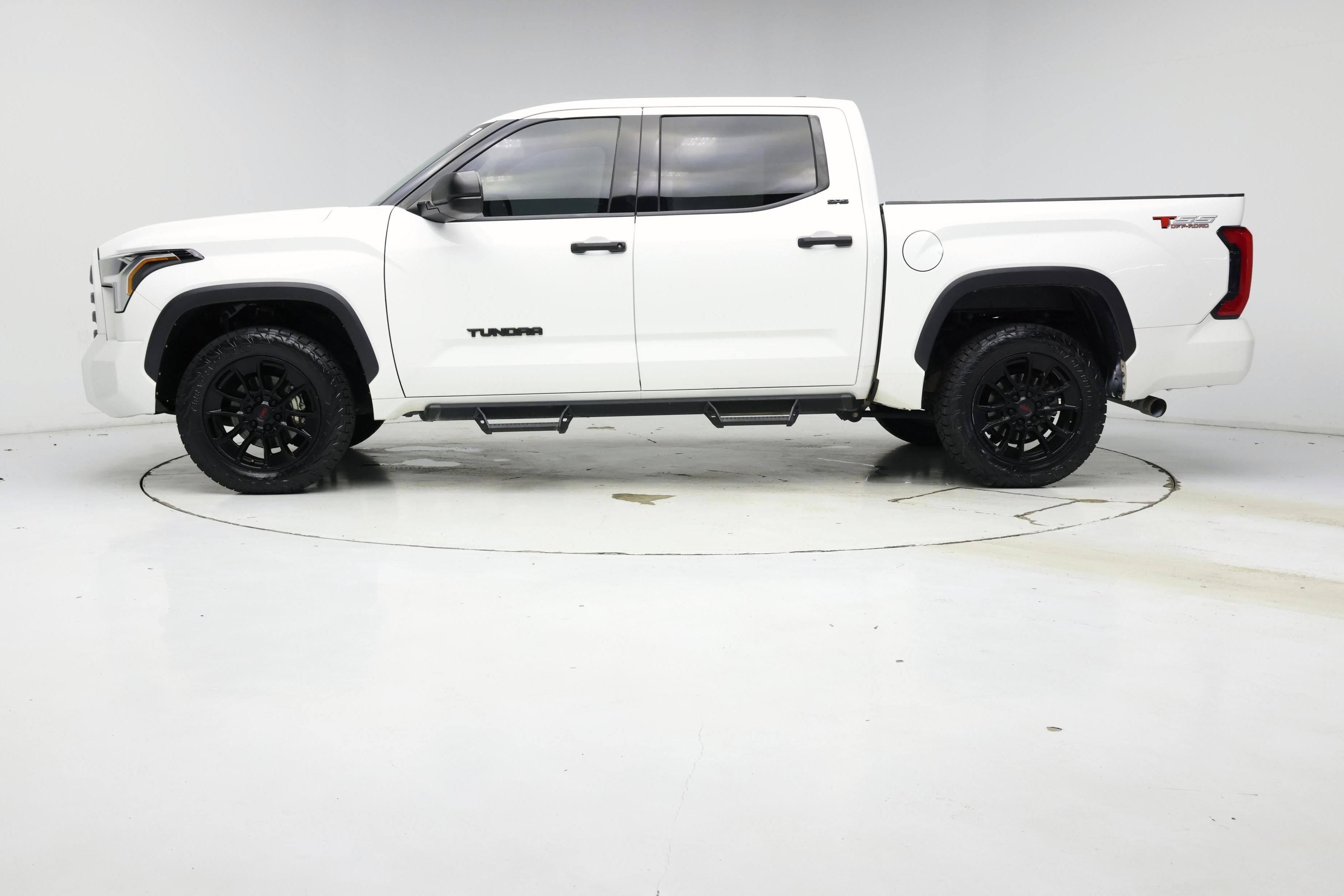 Thumbnail: 2022 Toyota Tundra - 3