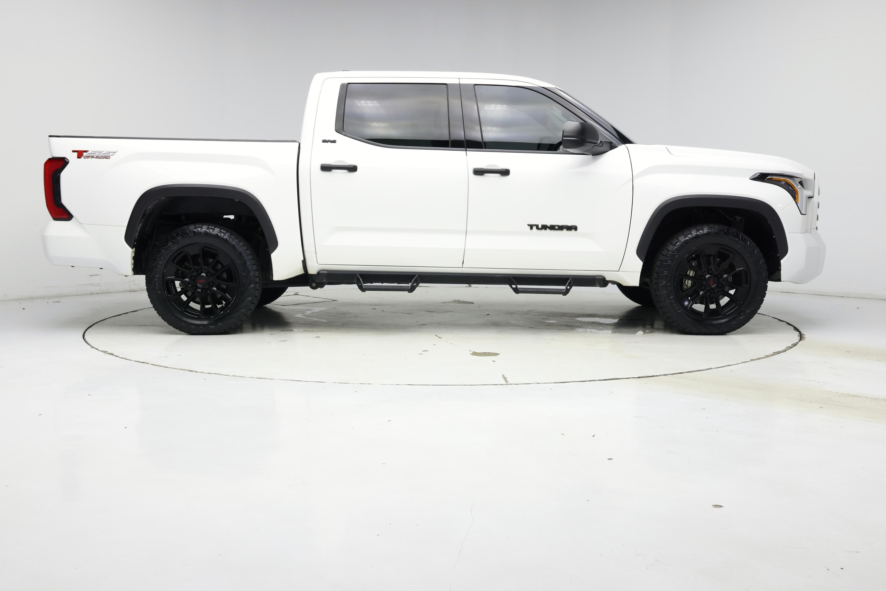 Thumbnail: 2022 Toyota Tundra - 7