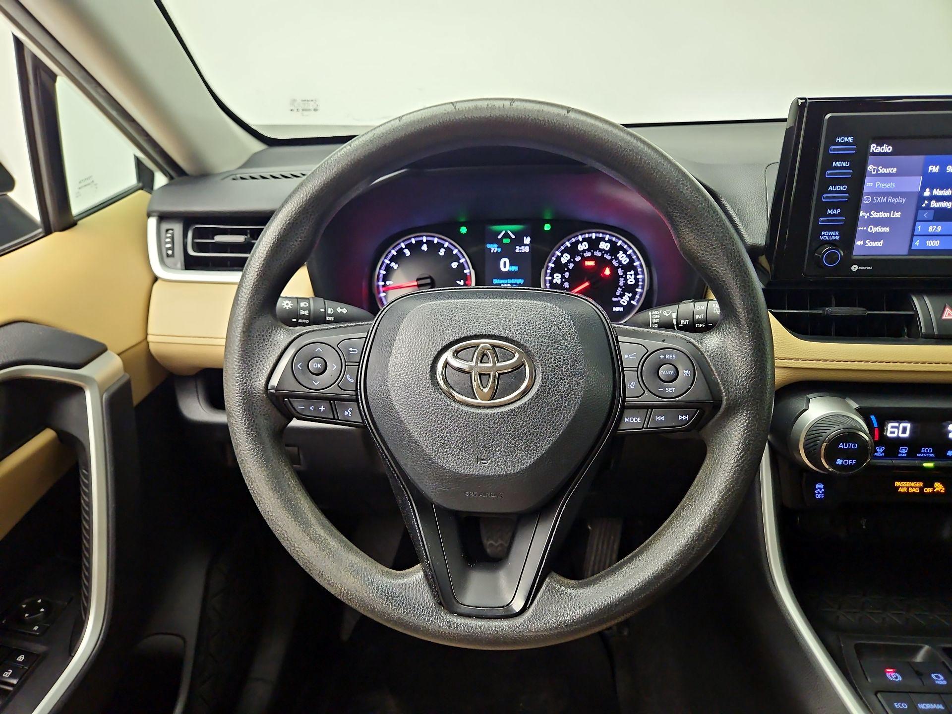 Thumbnail: 2021 Toyota RAV4 - 10