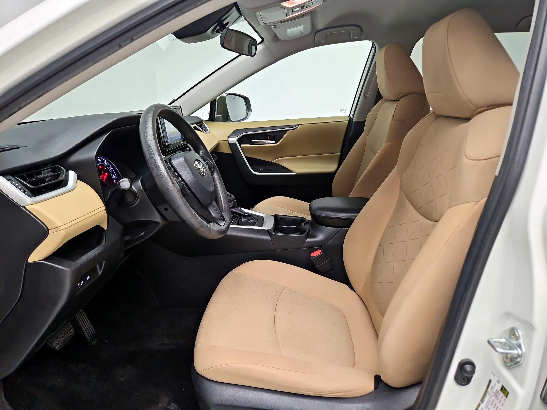 Thumbnail: 2021 Toyota RAV4 - 11