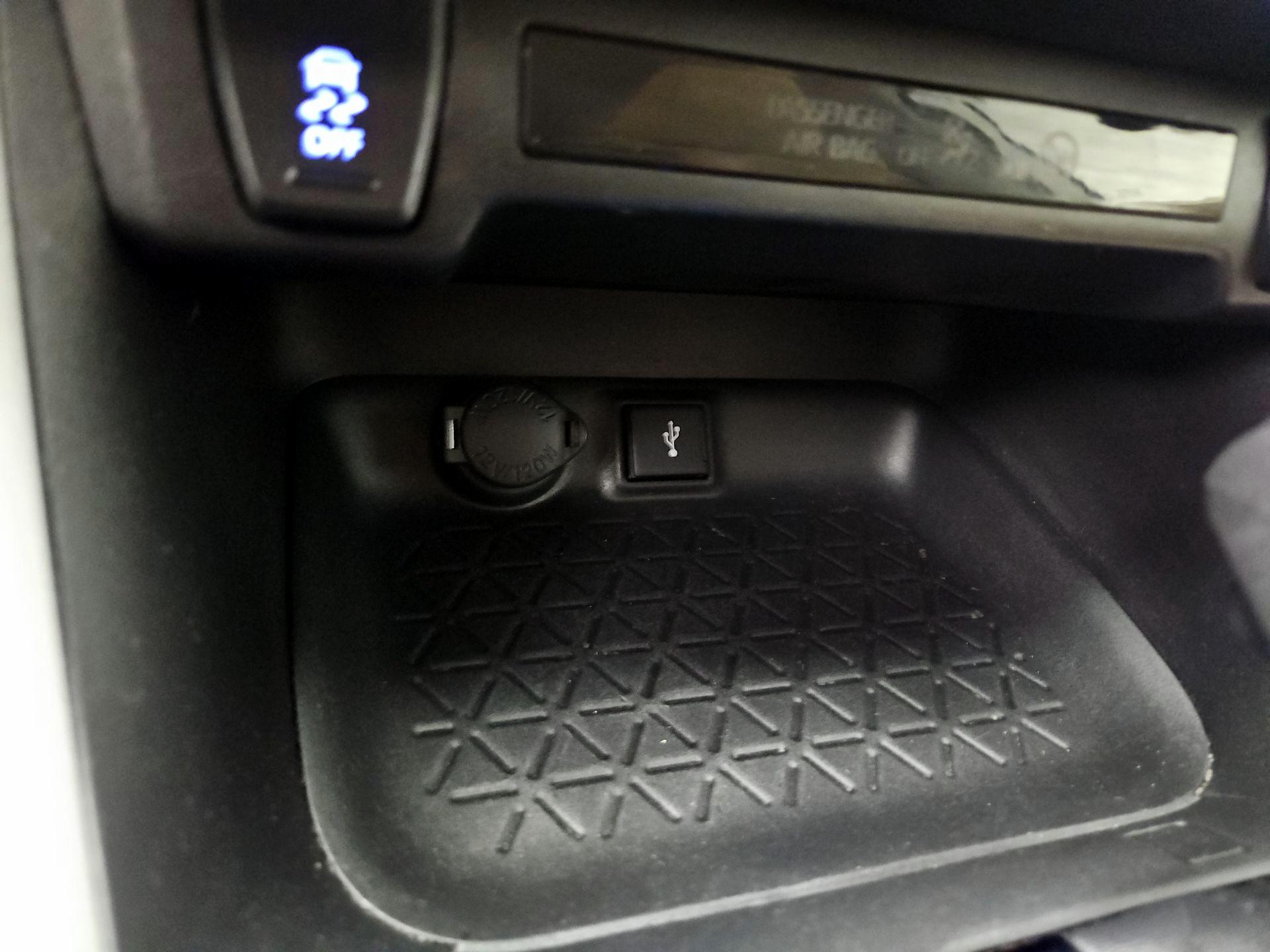 Thumbnail: 2021 Toyota RAV4 - 18