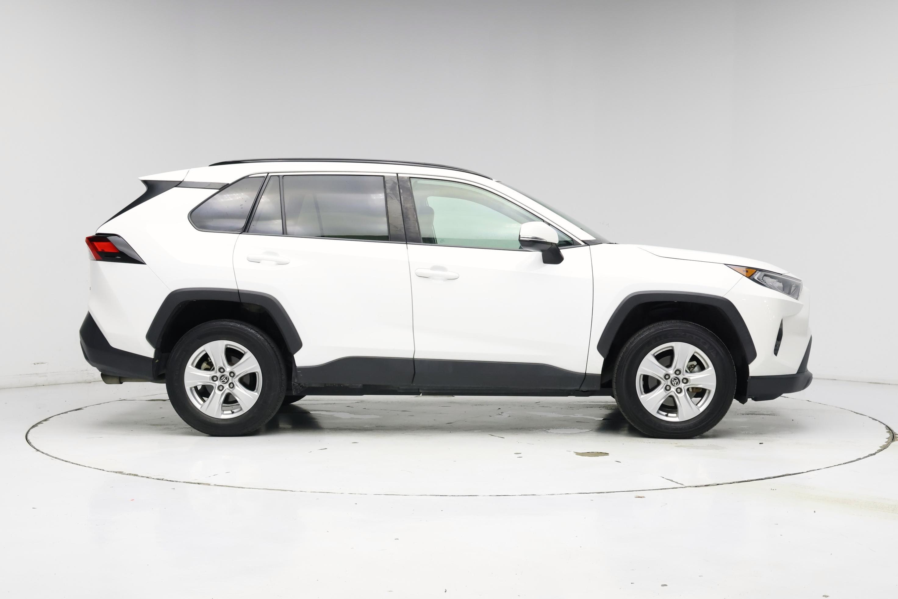 Thumbnail: 2021 Toyota RAV4 - 7