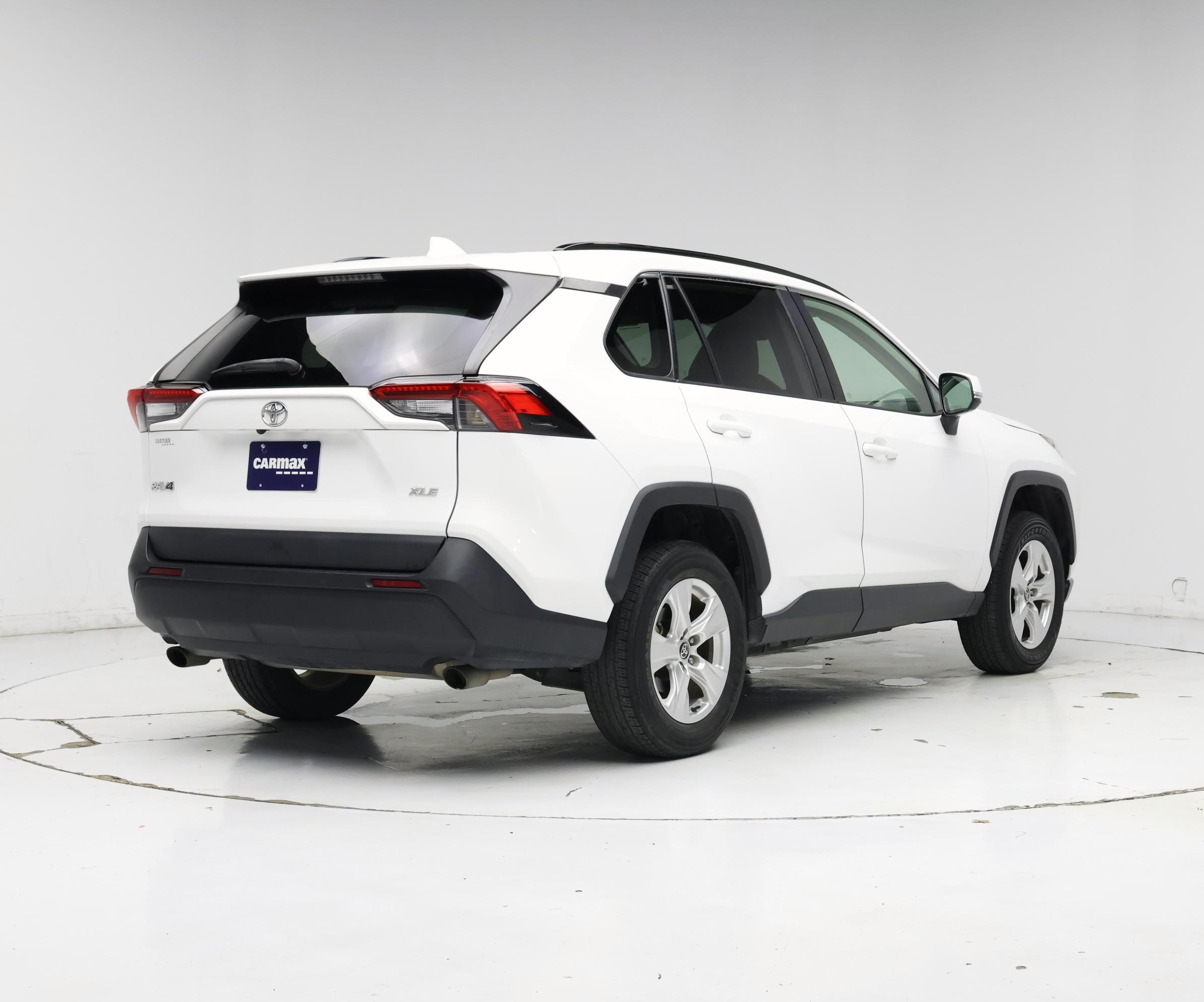 Thumbnail: 2021 Toyota RAV4 - 8