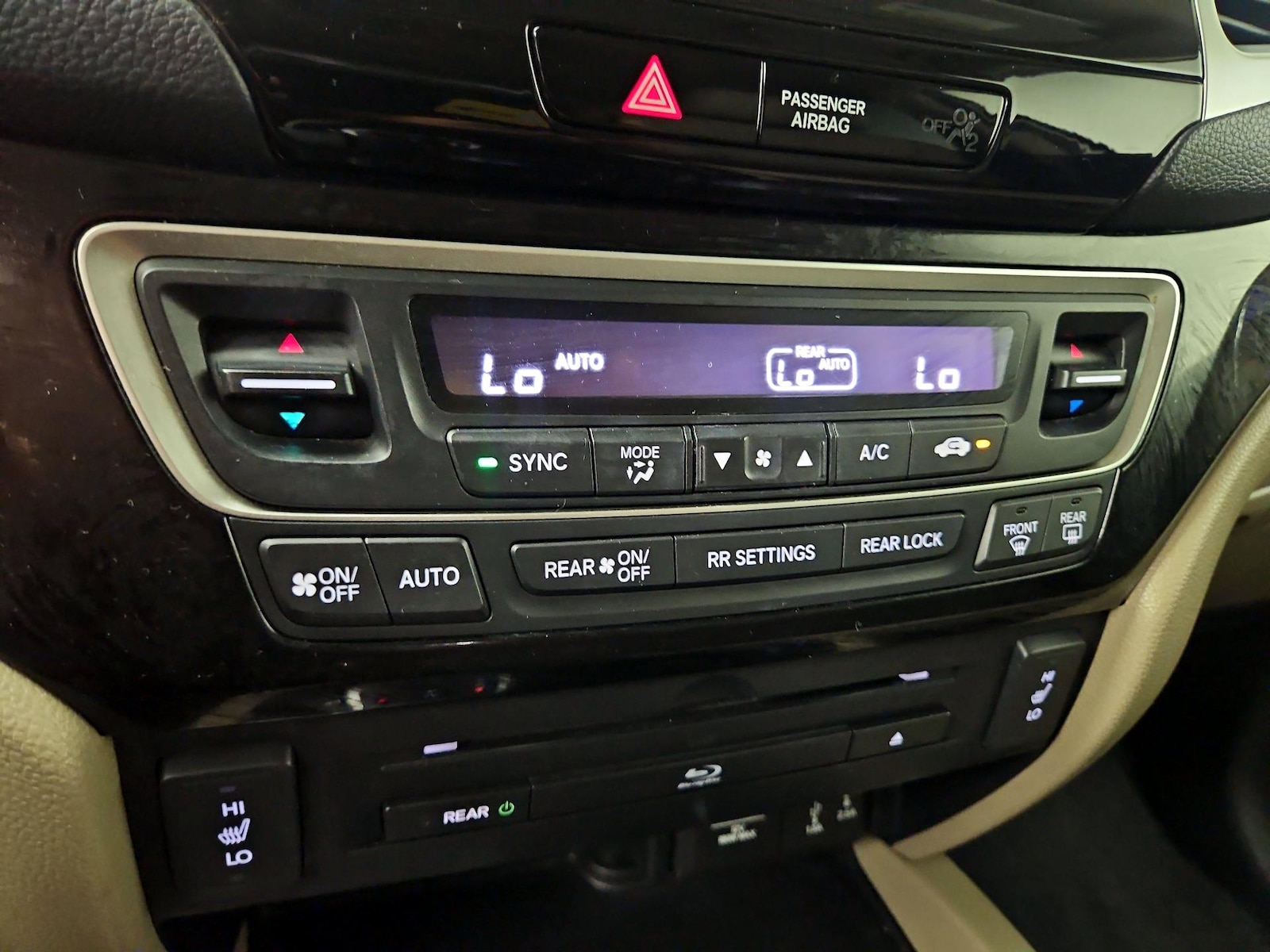 2017 Honda Pilot Touring - Photo 18