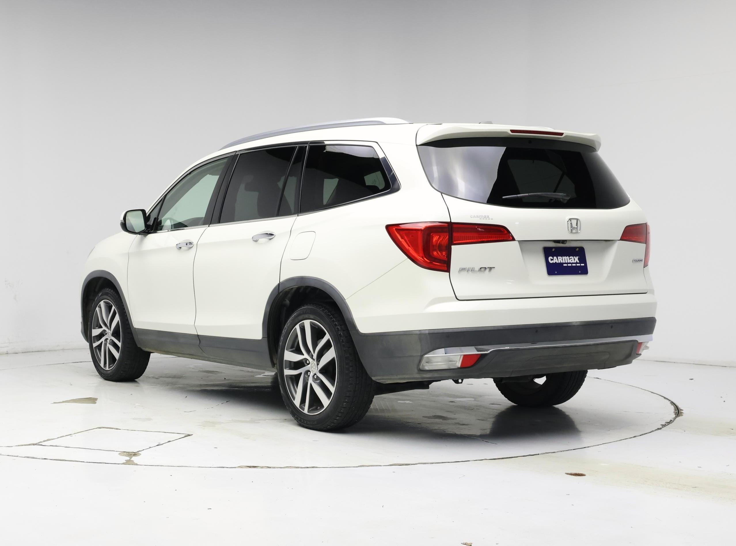 Thumbnail: 2017 Honda Pilot - 2