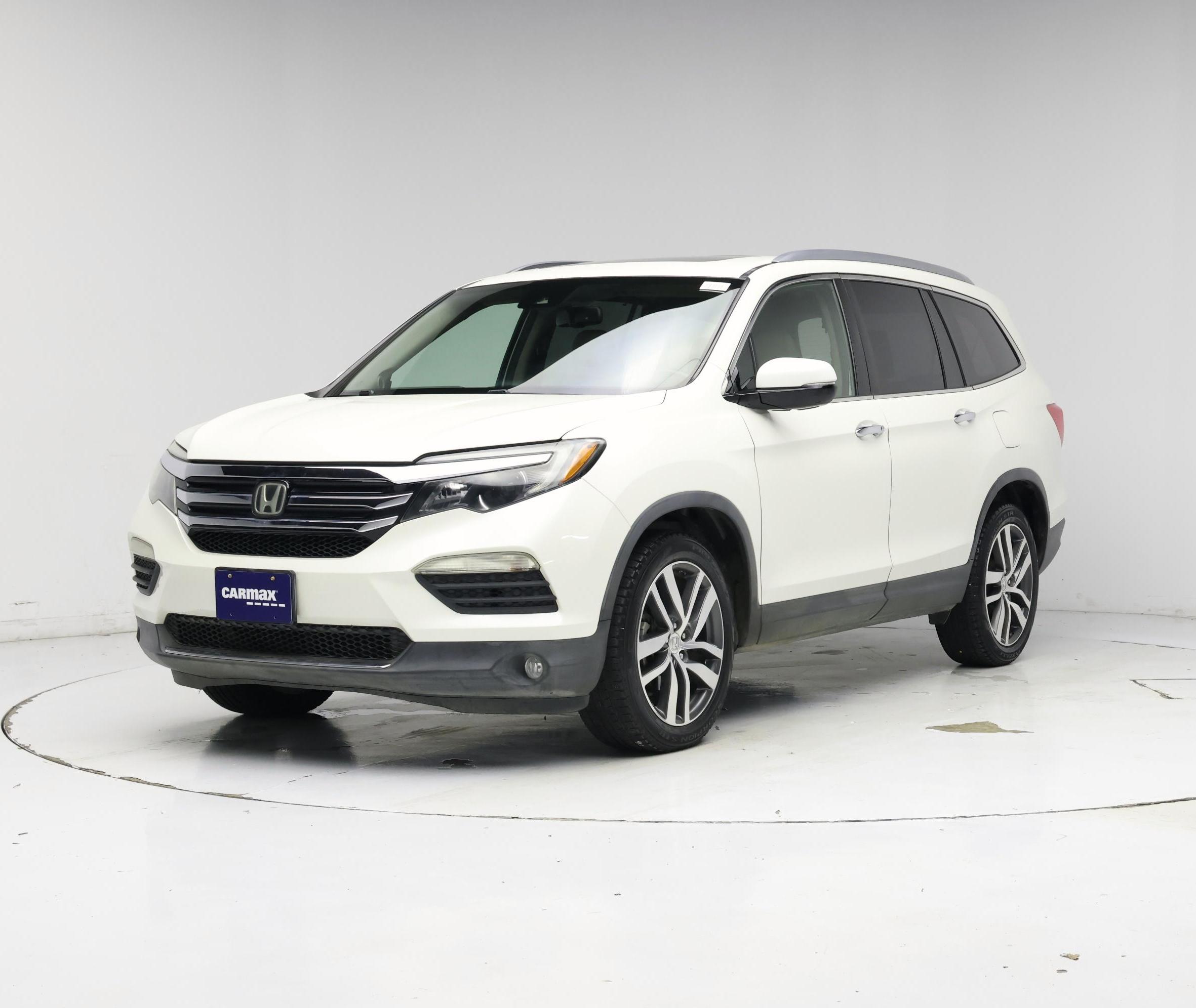 Thumbnail: 2017 Honda Pilot - 4