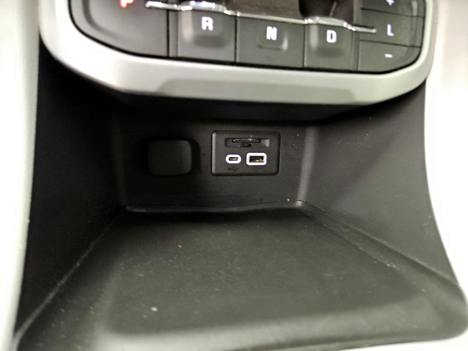 Thumbnail: 2023 GMC Acadia - 18