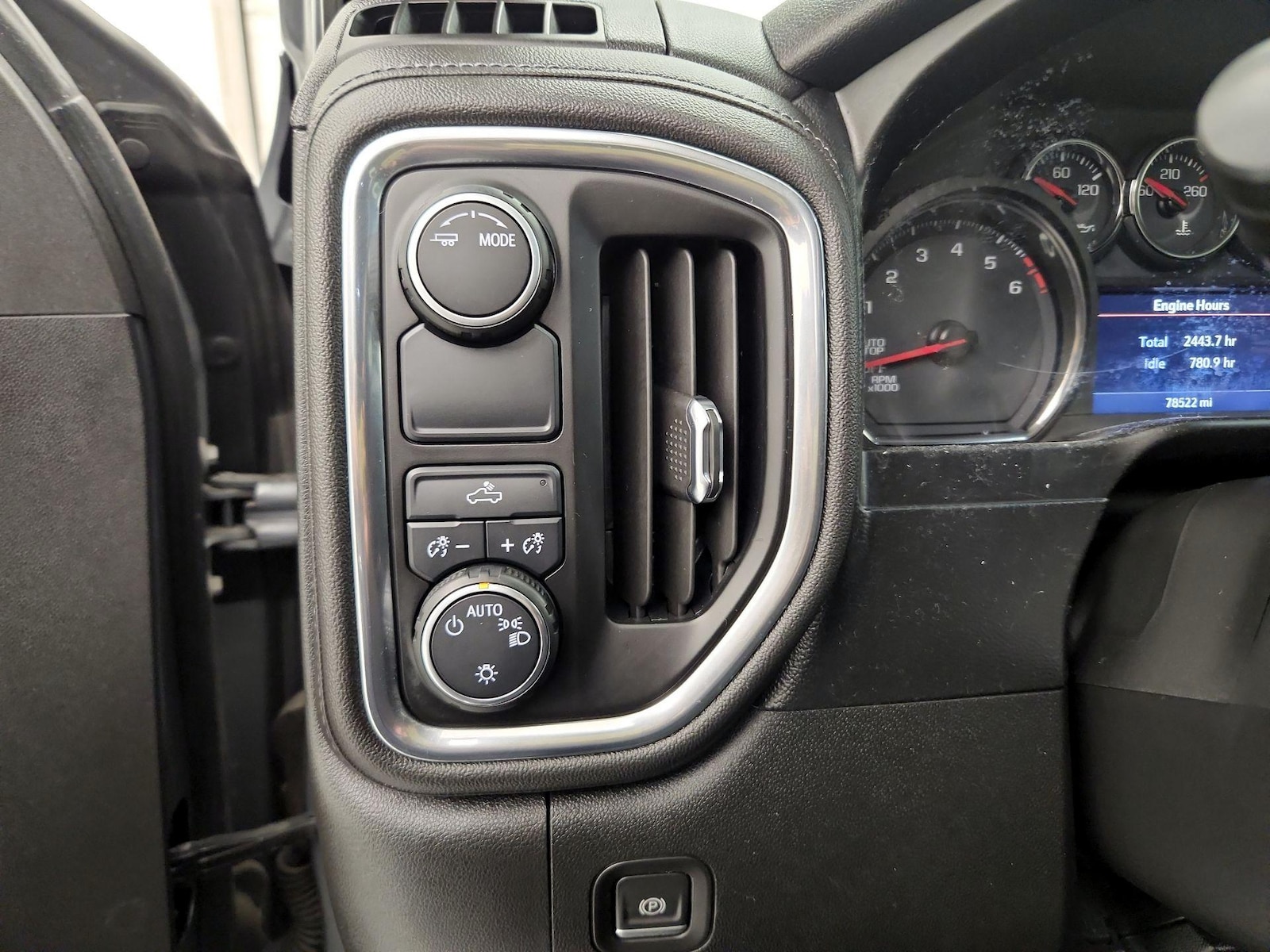 2020 Chevrolet Silverado 1500 LT - Photo 14