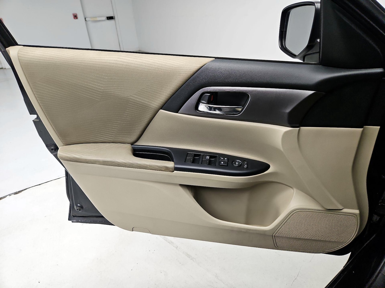 2015 Honda Accord LX - Photo 13