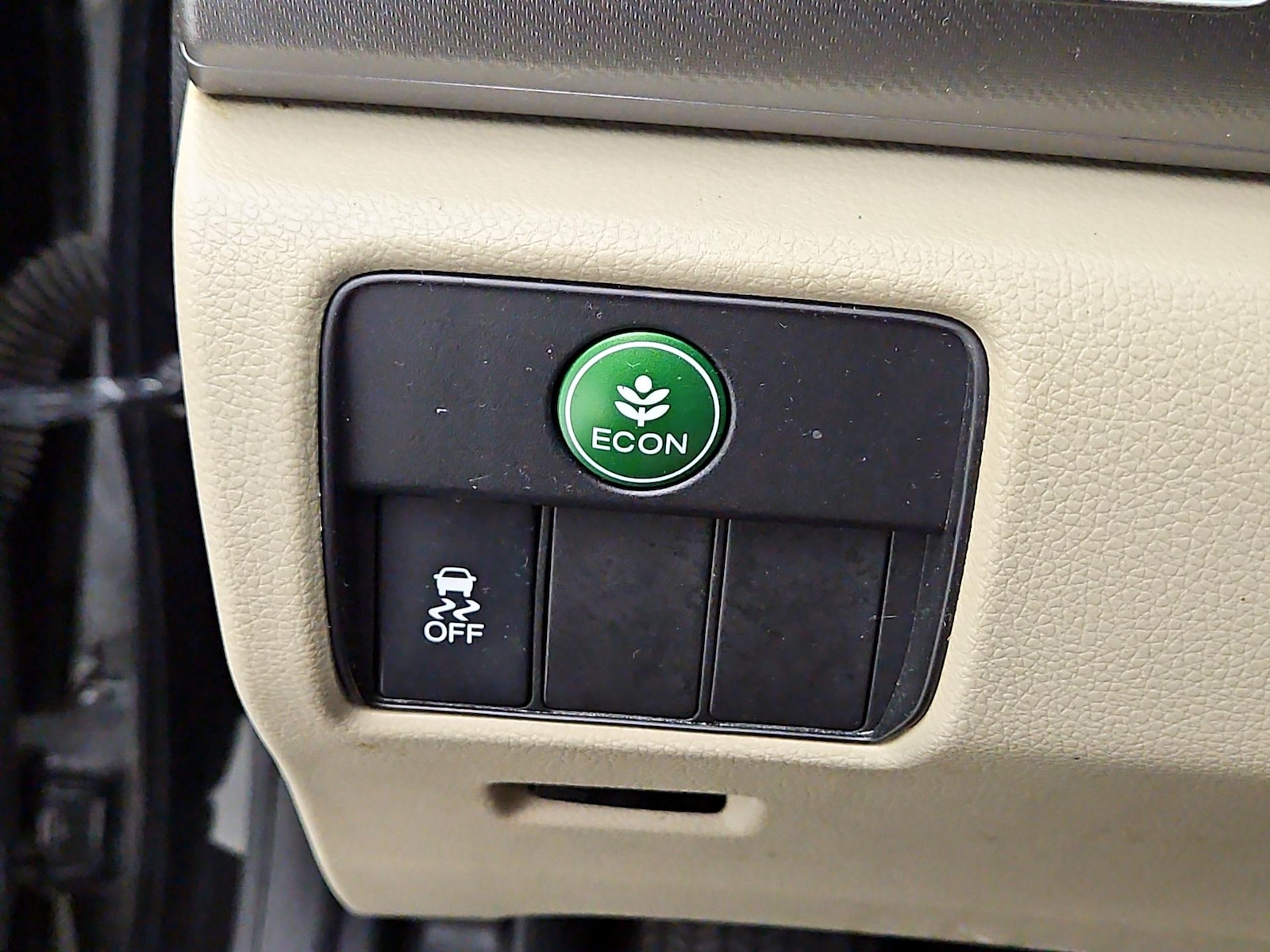 2015 Honda Accord LX - Photo 14