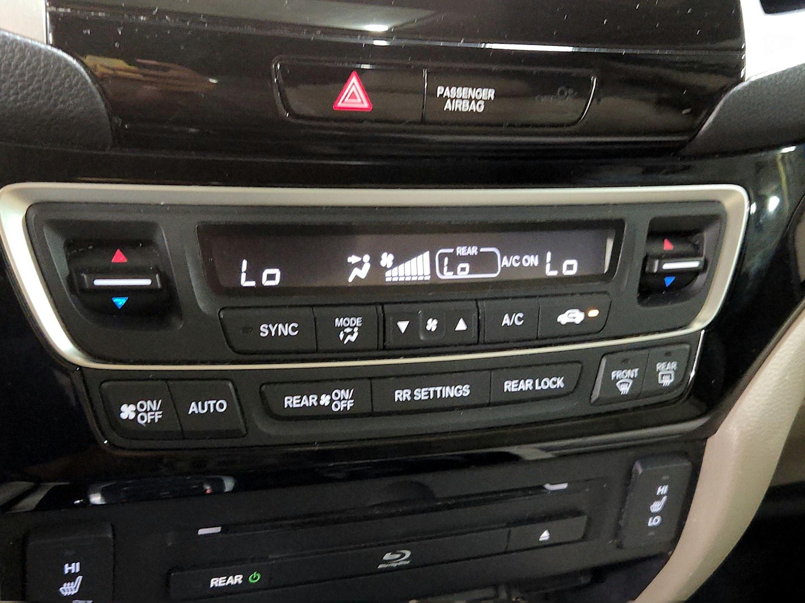 2017 Honda Pilot Touring - Photo 17