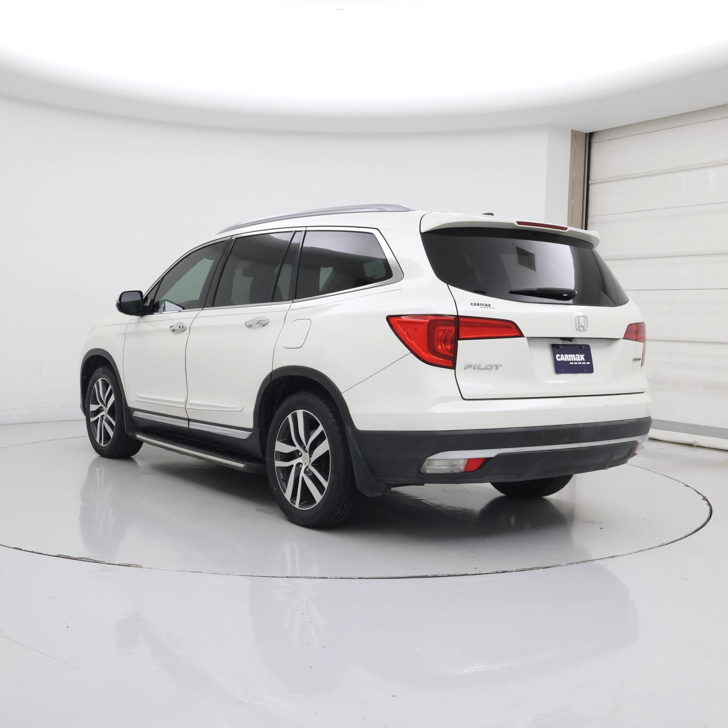 Thumbnail: 2017 Honda Pilot - 2