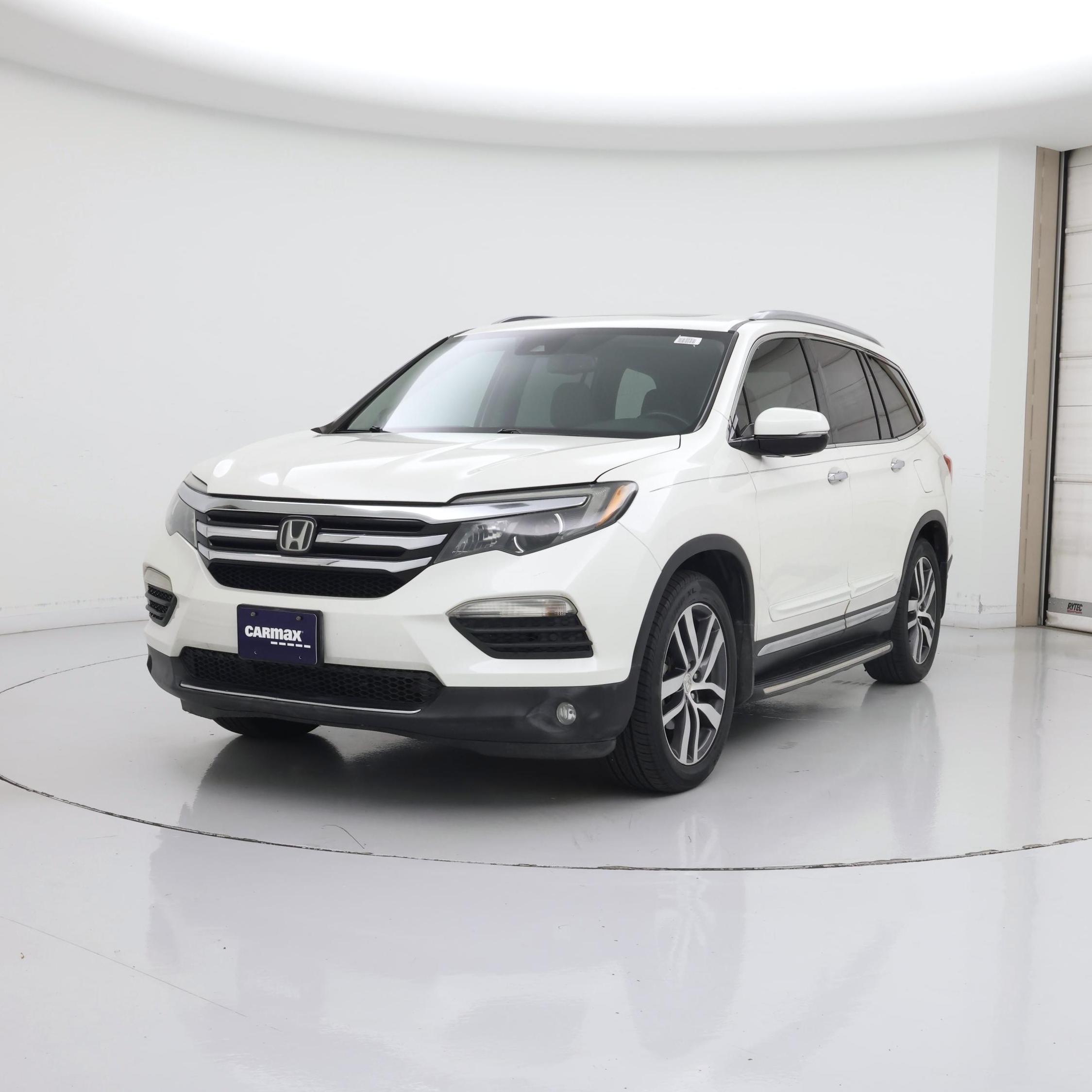 Thumbnail: 2017 Honda Pilot - 4