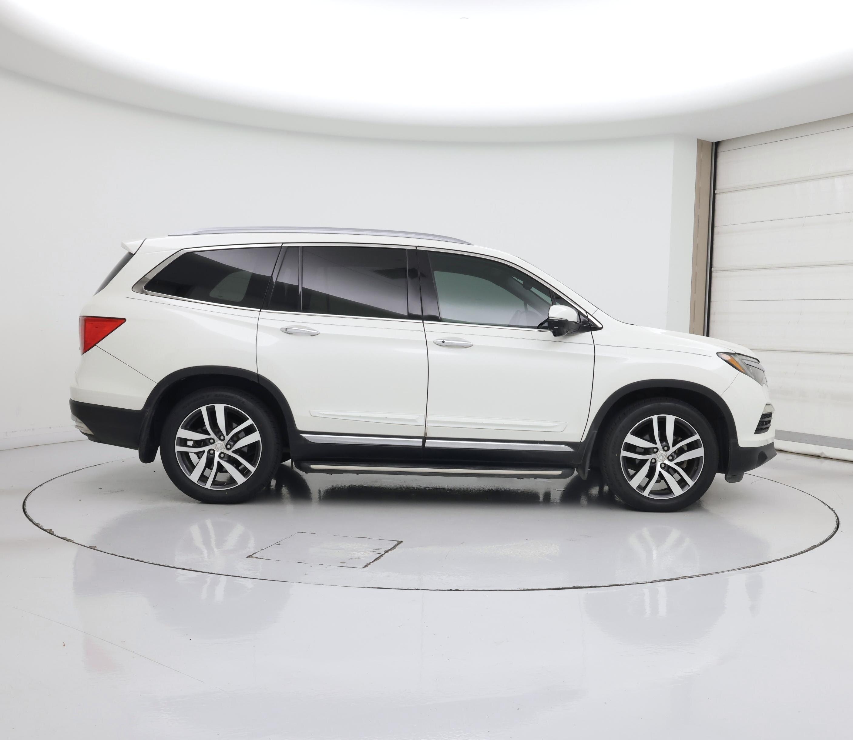 Thumbnail: 2017 Honda Pilot - 7