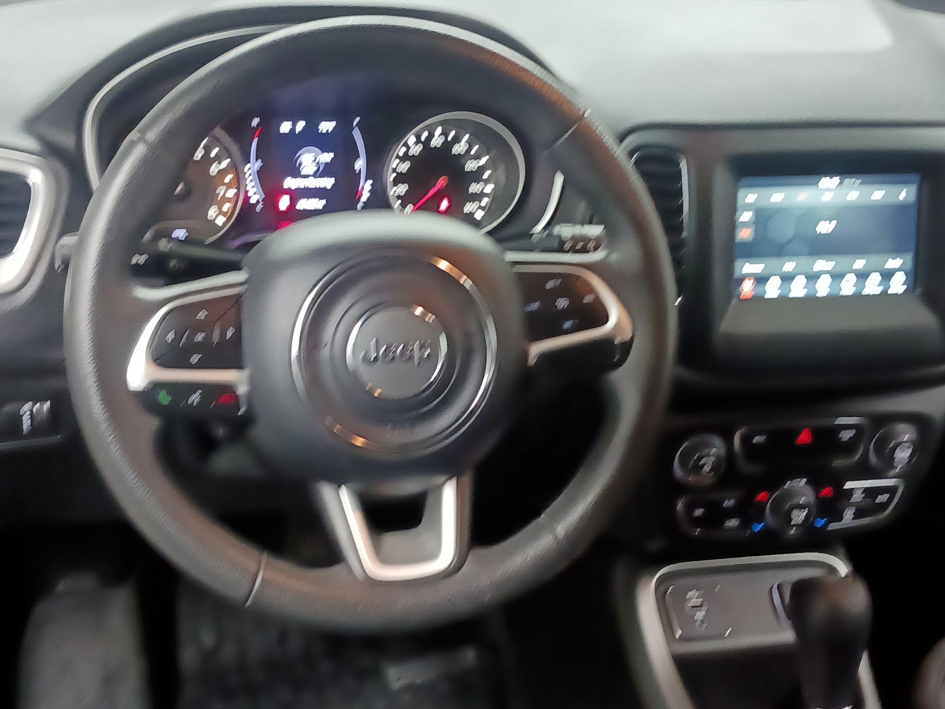 Thumbnail: 2020 Jeep Compass - 10