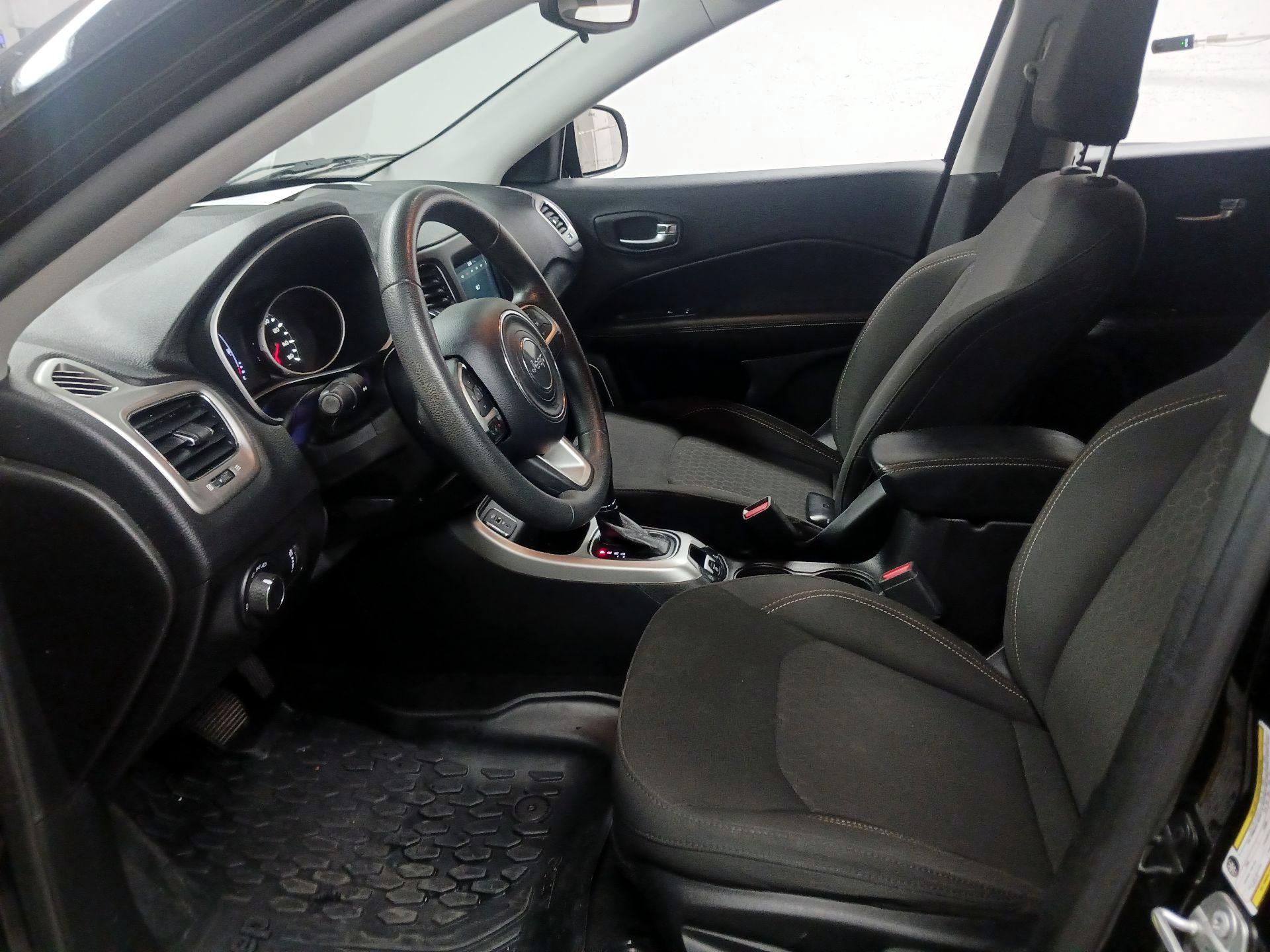 Thumbnail: 2020 Jeep Compass - 11