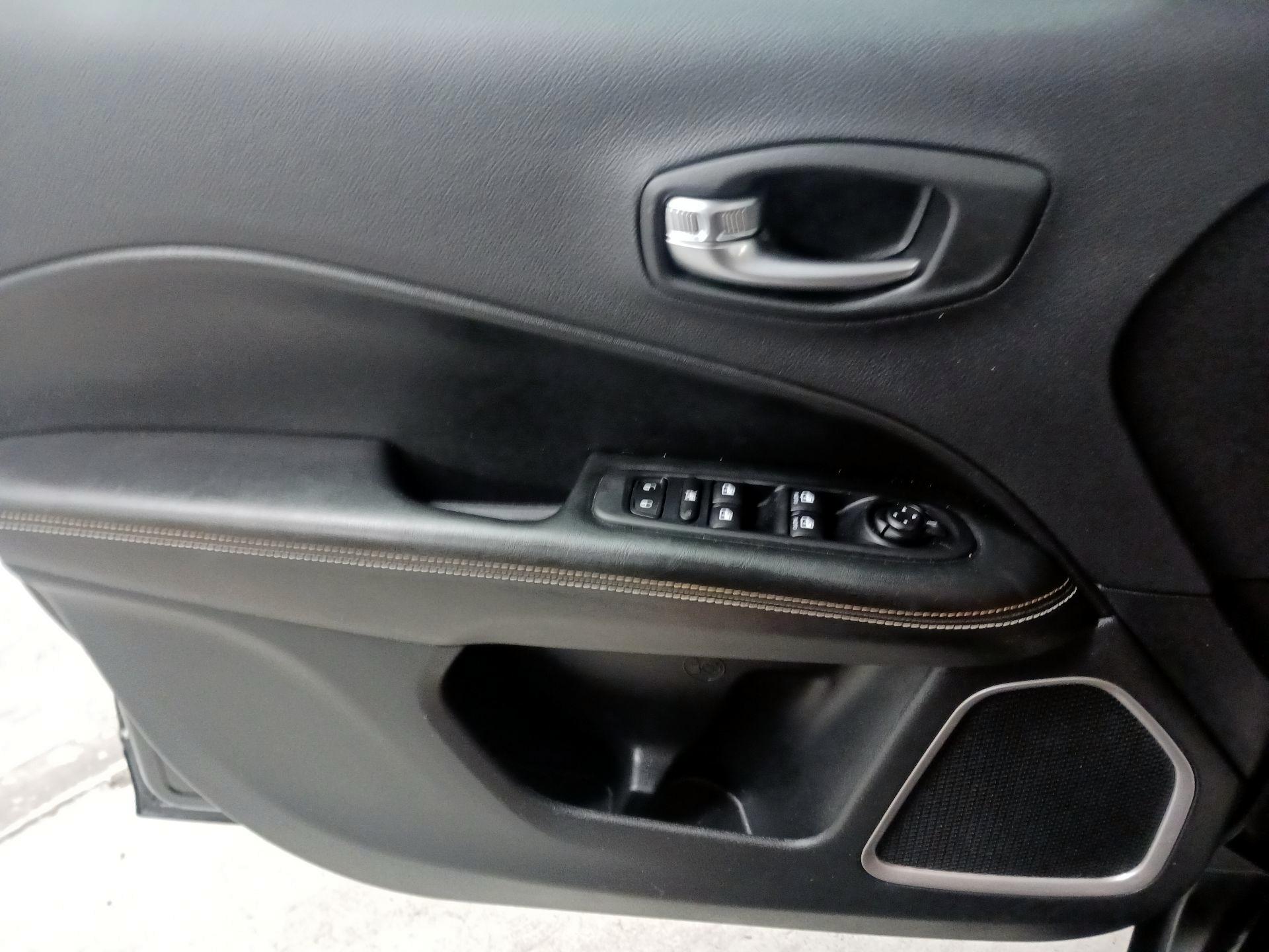 Thumbnail: 2020 Jeep Compass - 12