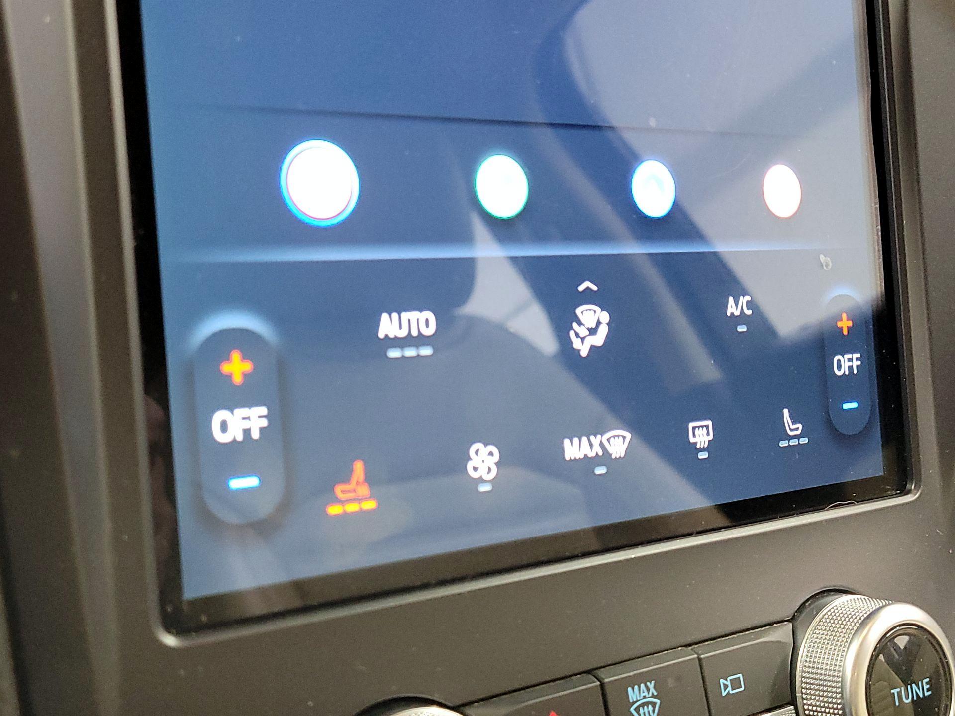 Thumbnail: 2021 Ford Edge - 17