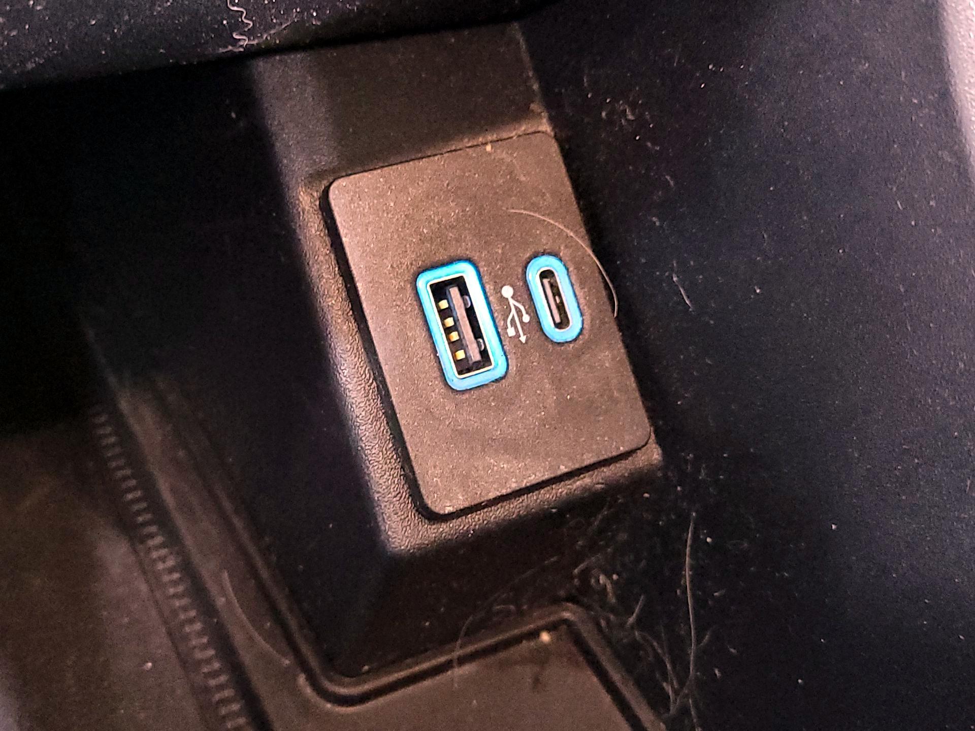 Thumbnail: 2021 Ford Edge - 19