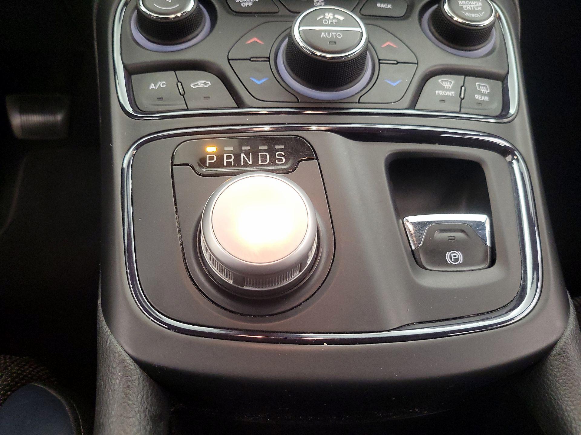 Thumbnail: 2015 Chrysler 200 - 17