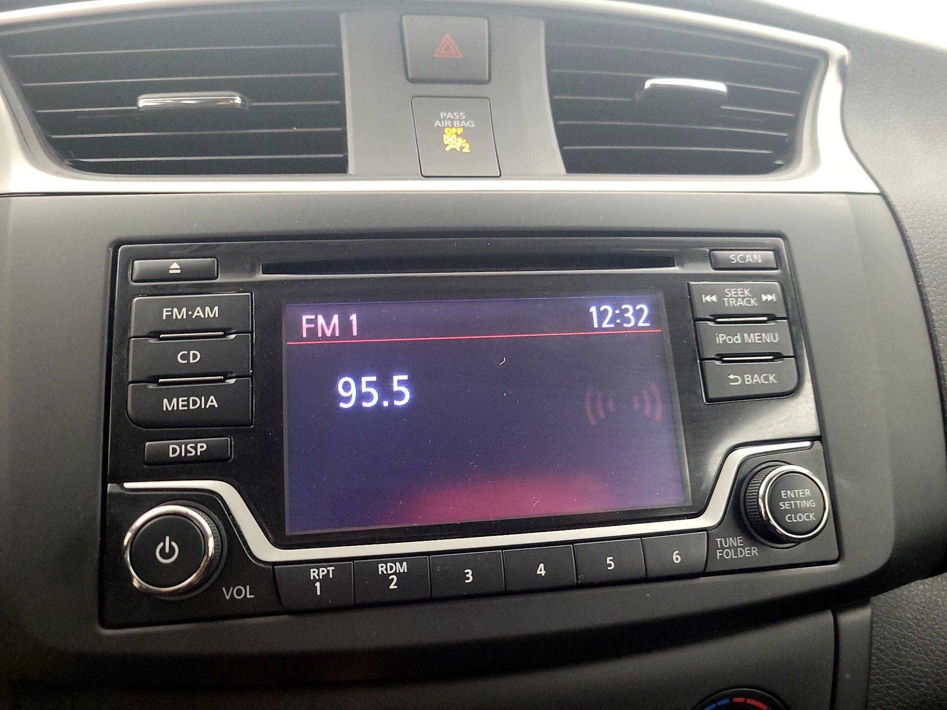 Thumbnail: 2018 Nissan Sentra - 15